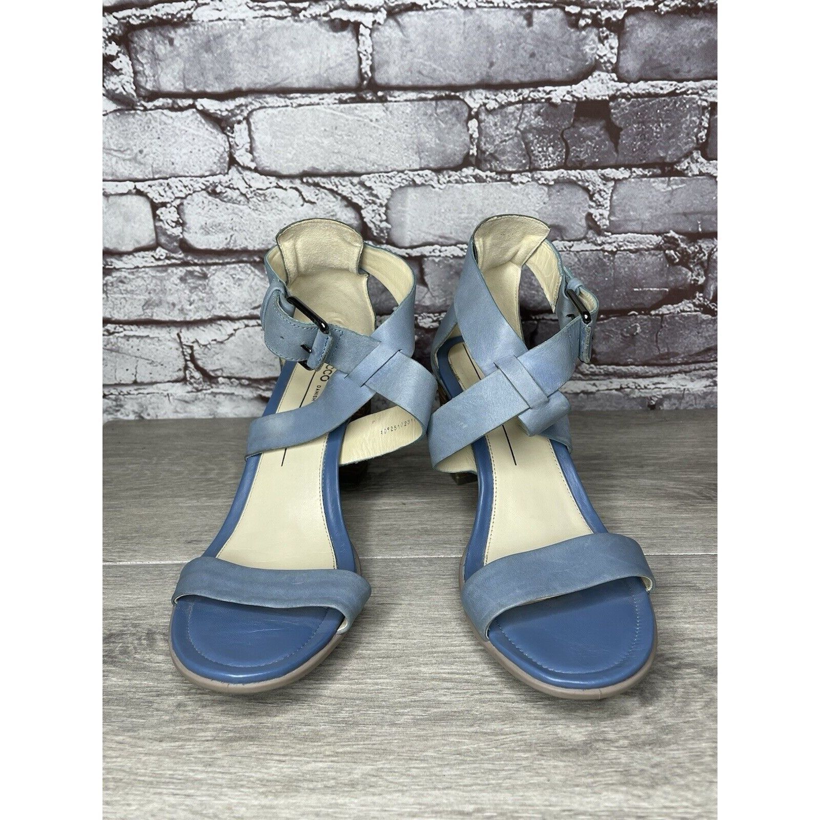 Ecco ECCO DANISH DESIGN Blue Leather Ankle Strappy Stacked Heel S Size US 9.5 / IT 39.5 - 24 Thumbnail