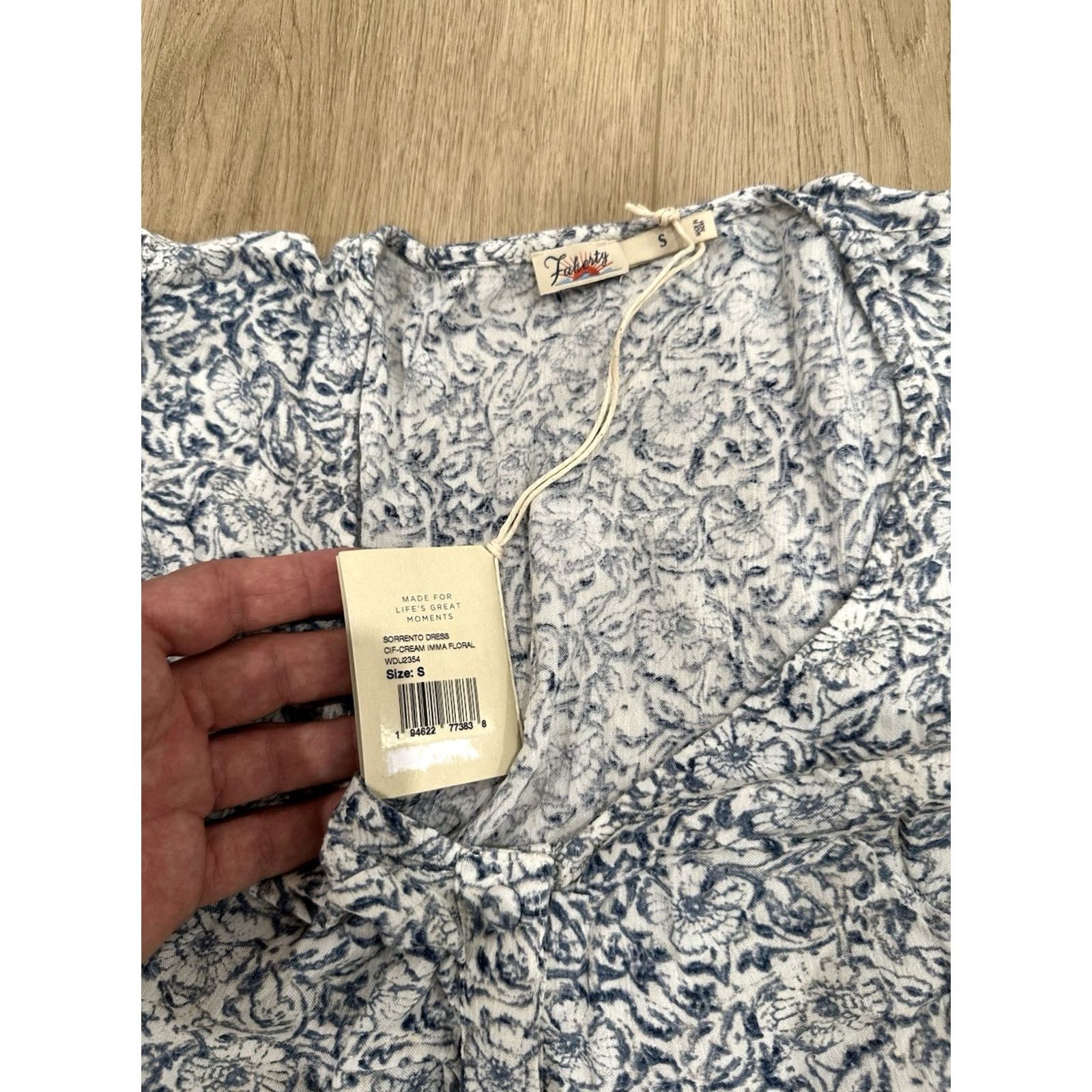Faherty NWT Faherty Maxi Dress S Floral V-Neck Button Front Puff Sleeve Sm Multicolor Beach Bohemian Resort Spring Summer Womens Size S / US 4 / IT 40 - 6 Thumbnail