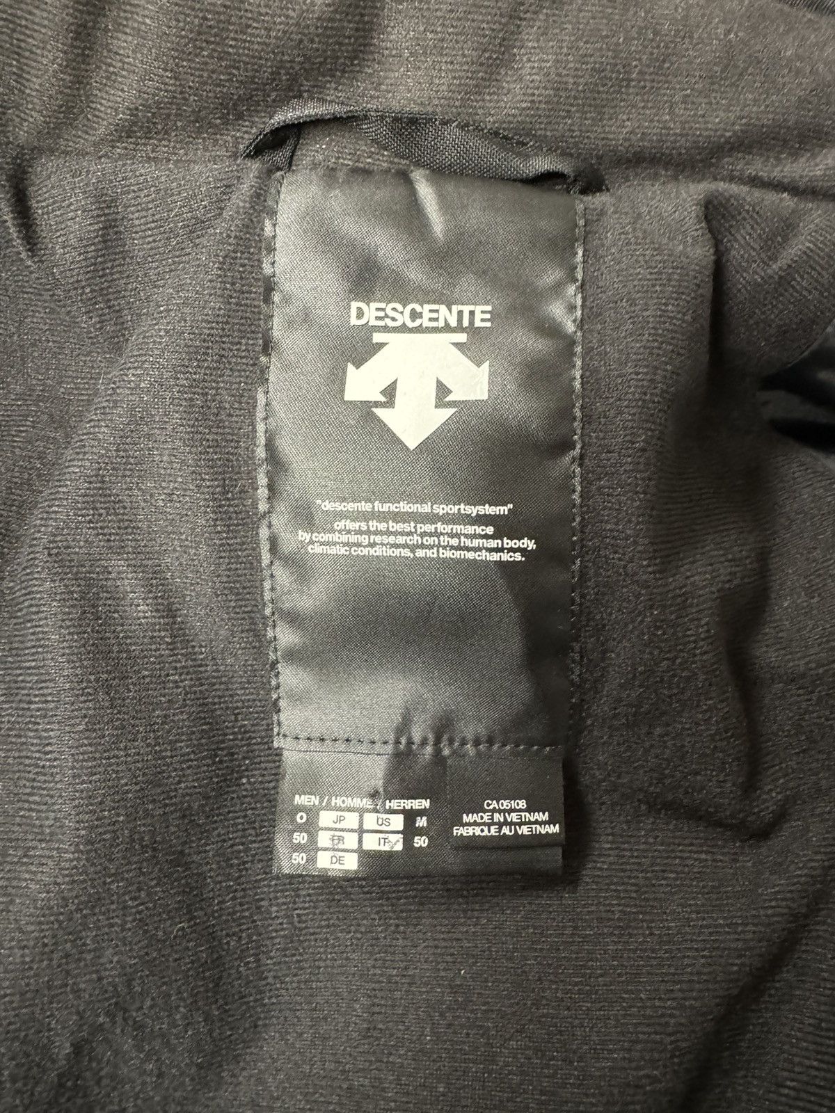 Descente almost new descuente winter jacket Size US M / EU 48-50 / 2 - 5 Thumbnail