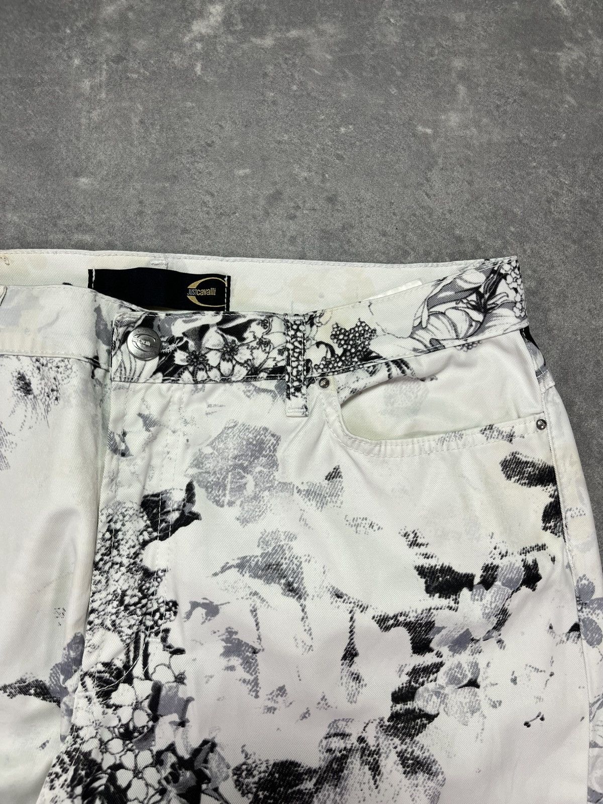 Just Cavalli 00s Just Cavalli Floral Print Flared Denim Jeans 32 Faded Size US 32 / EU 48 - 7 Thumbnail