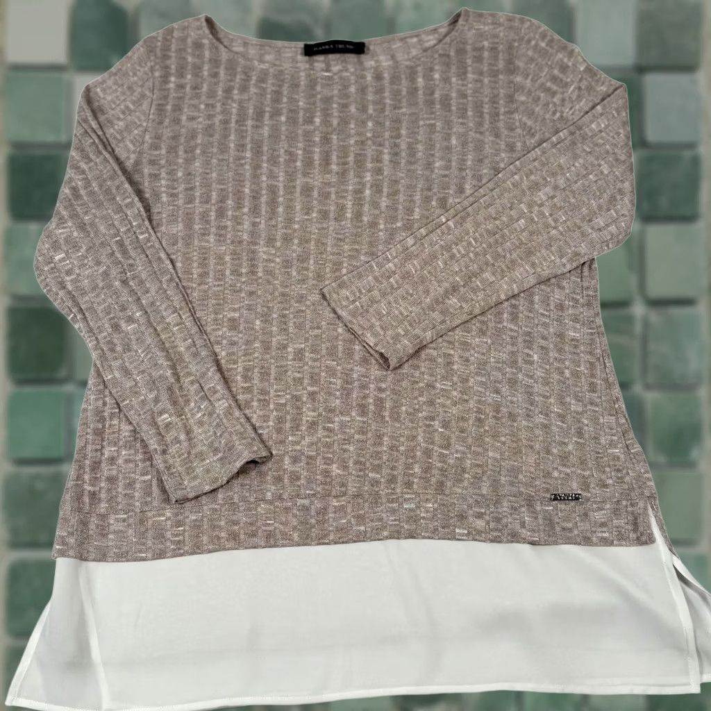 Vintage Ivanka Trump Sweater Medium Beige Knit Long Sleeve Lightweight Layered Hem Top Size M / US 6-8 / IT 42-44 - 1 Thumbnail
