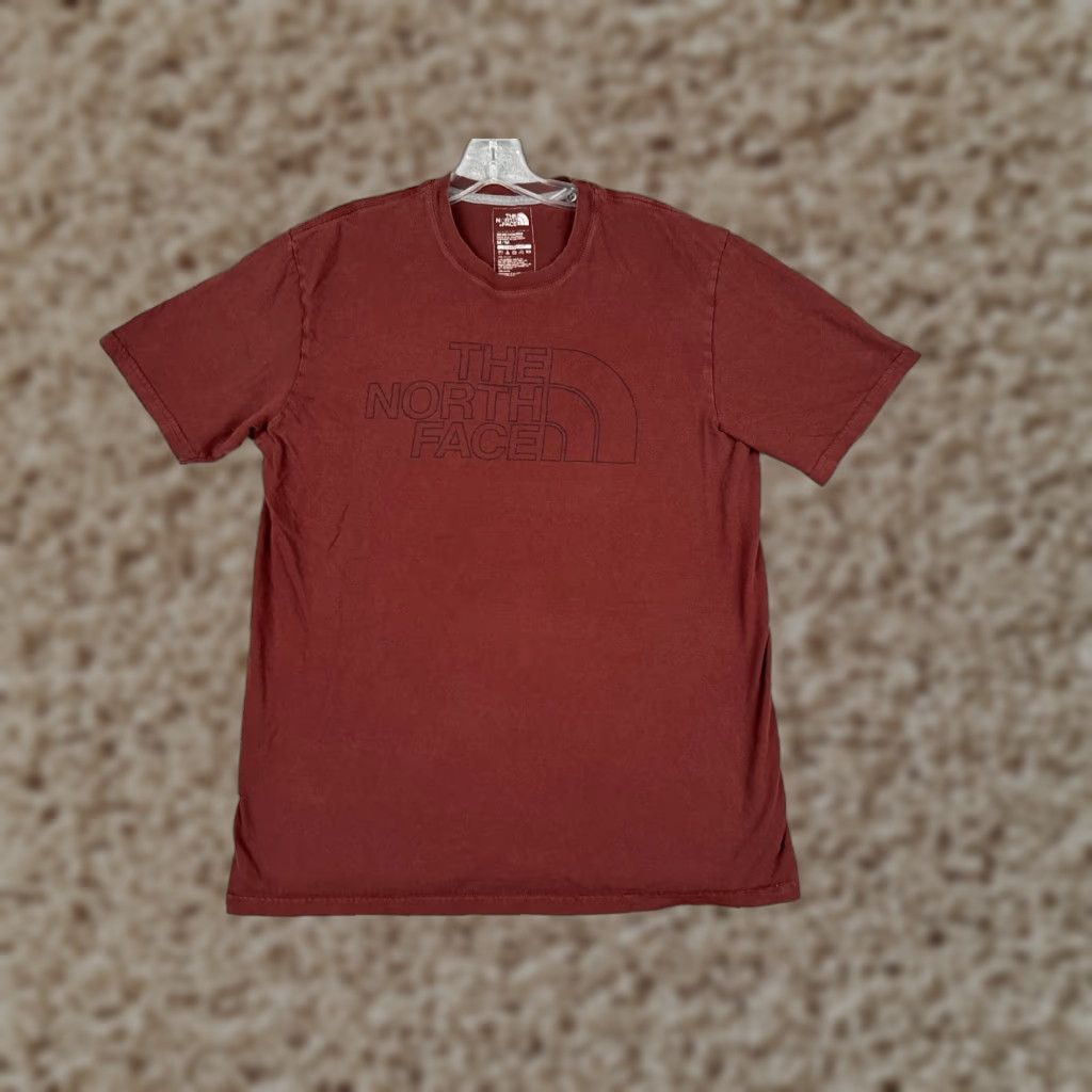 The North Face The North Face Shirt Men M Red Short Sleeve Crew Neck 100% Cotton Logo Logo All Seasons Breathable Classic T-Shirt Mens Size US M / EU 48-50 / 2 - 1 Thumbnail