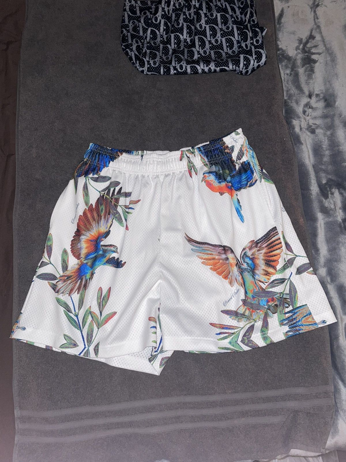 Bravest XL WHITE BIRDS OF PARADISE popular SHORTS