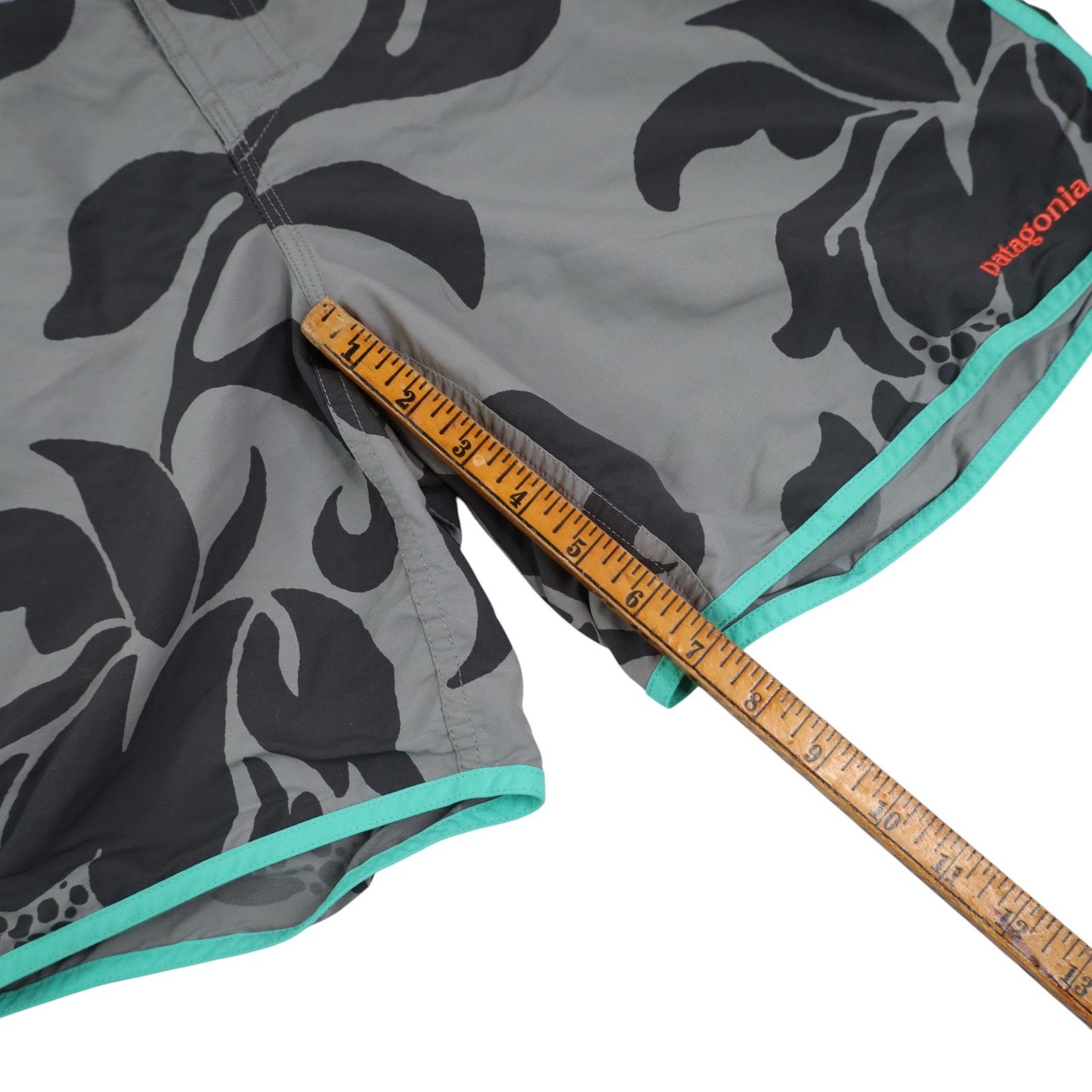 Patagonia Patagonia Hybrid Tropical Swim Shorts Size US 33 - 9 Thumbnail
