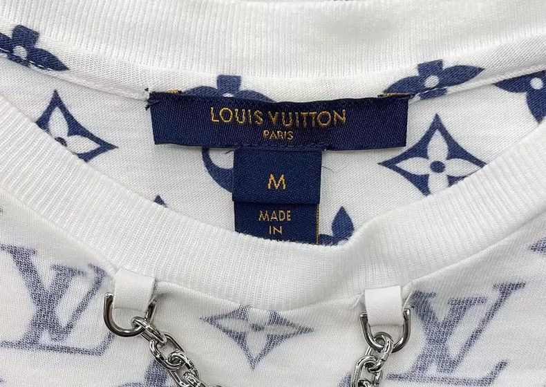 Louis Vuitton Louis Vuitton Neckline chain presbyopic full Logo short sle Size US M / EU 48-50 / 2 - 4 Thumbnail