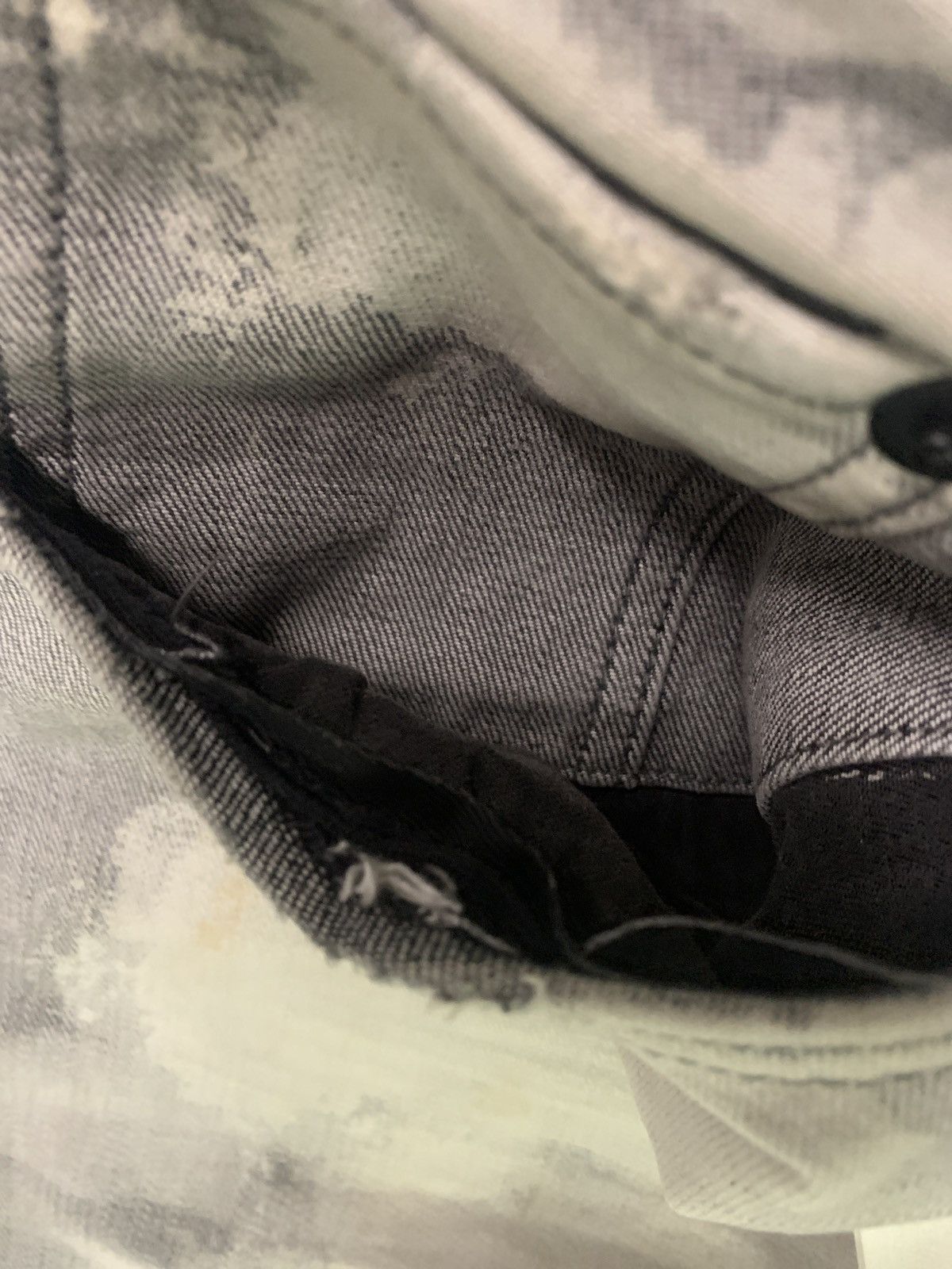 Purple Brand Purple Brand two toned grey black denim jeans Size US 34 / EU 50 - 24 Thumbnail
