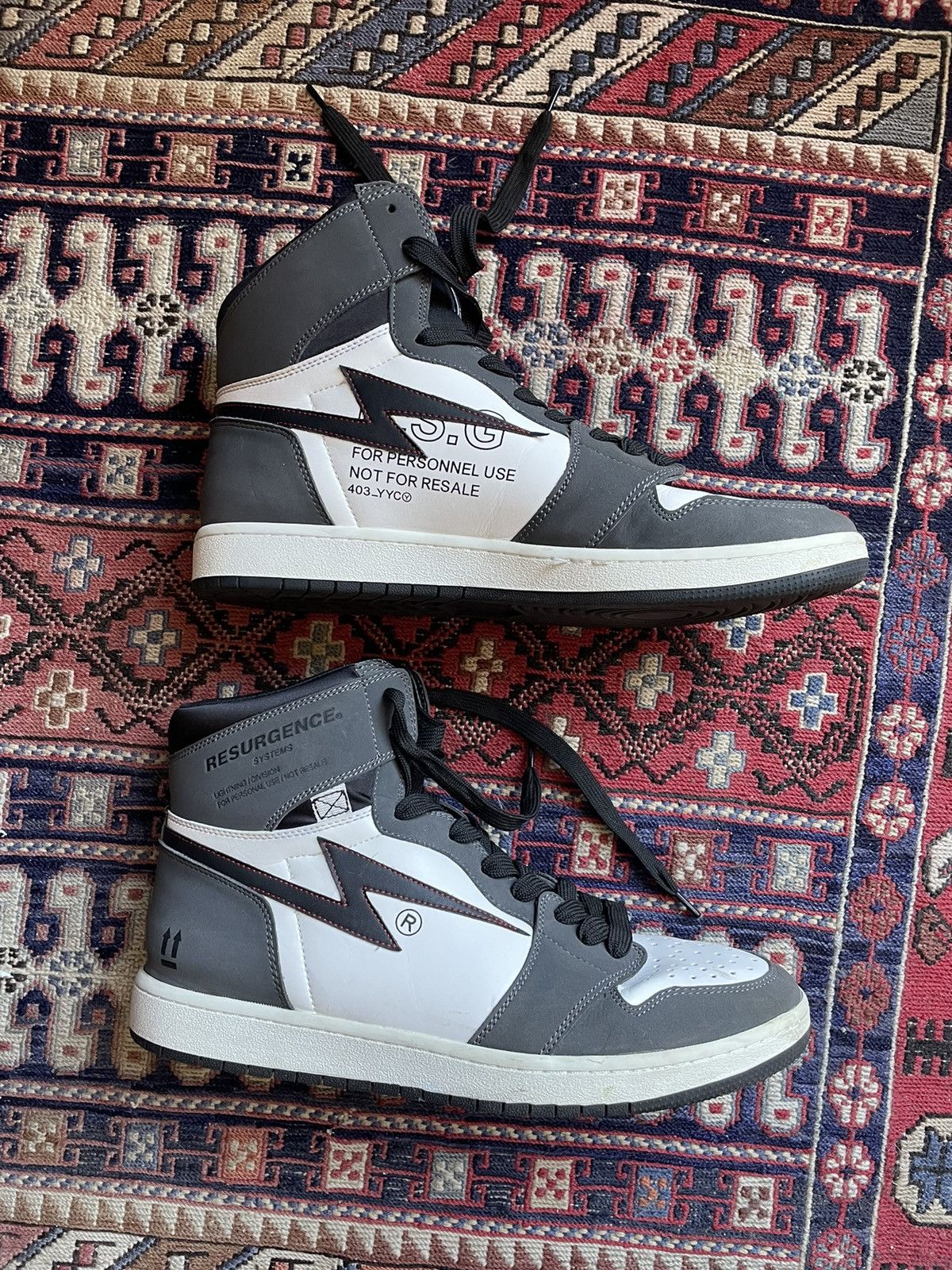 Other Resurgence Jordan Clones Size US 9 / EU 42 - 2 Thumbnail