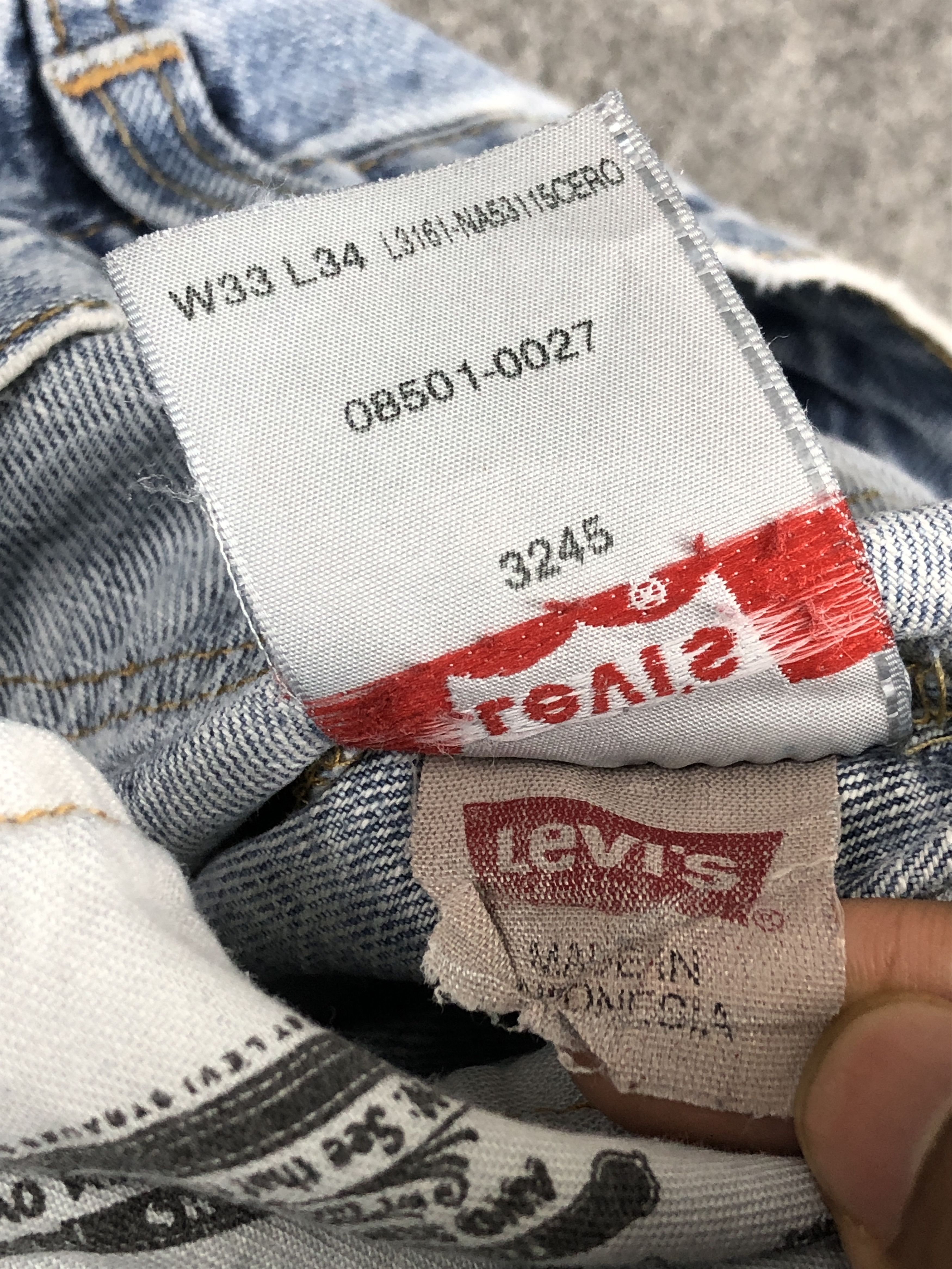 Levi's Vintage Levi's 501 Light Wash Faded Jeans DP2242 Size US 31 - 8 Thumbnail