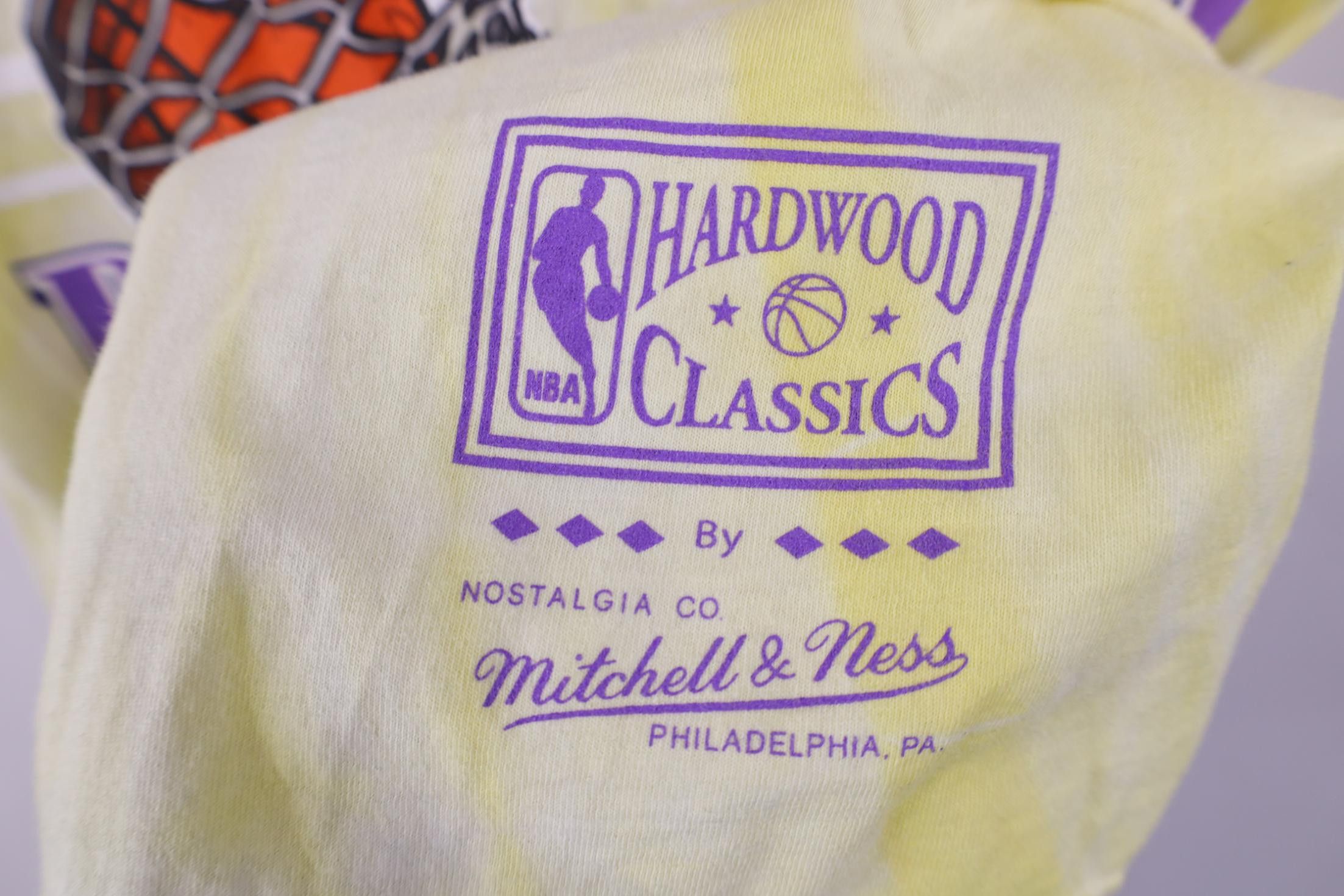 Mitchell & Ness Retro Mitchell & Ness Los Angeles Lakers Basketball T-Shirt Size US M / EU 48-50 / 2 - 6 Thumbnail