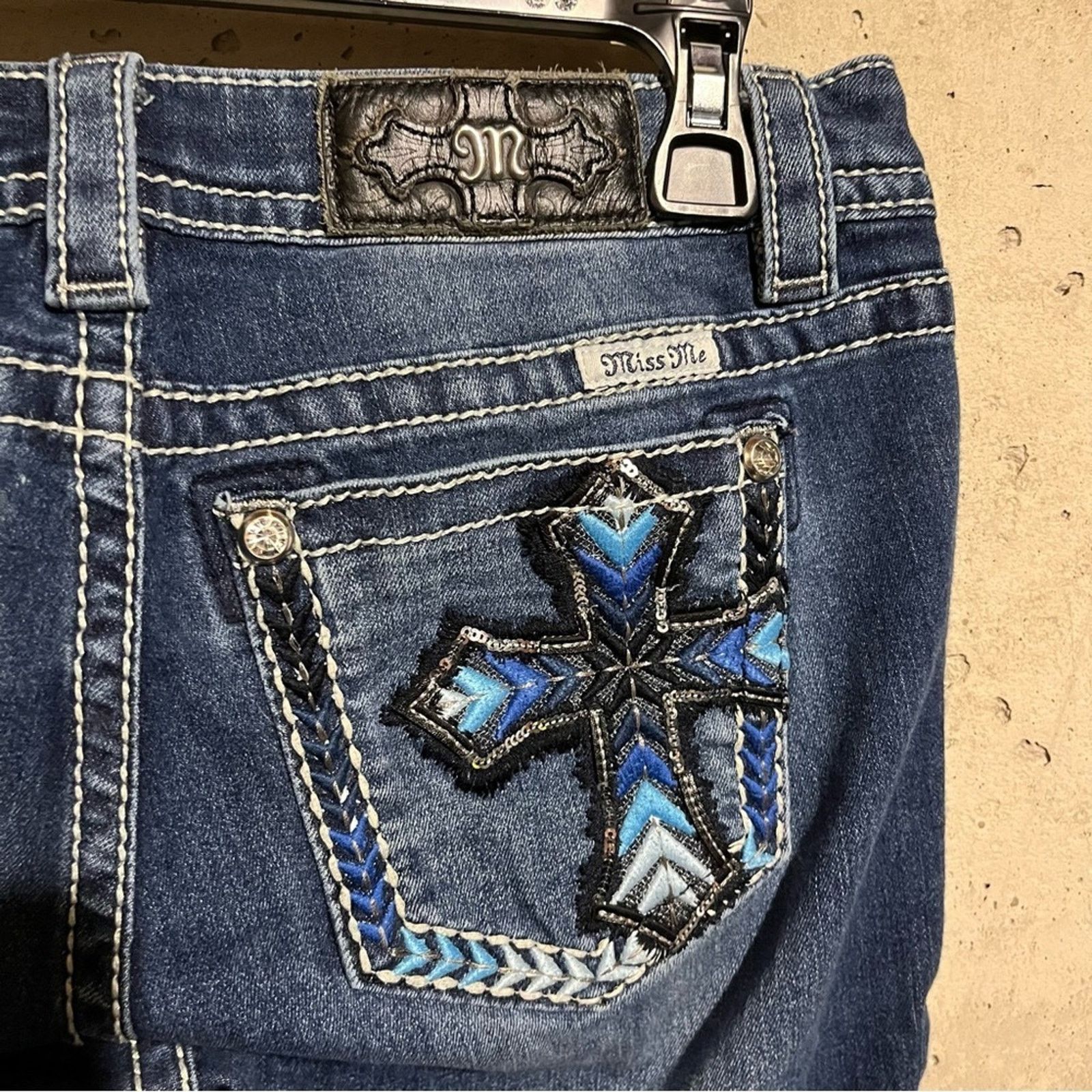 Miss Me Miss Me Jeans Womens 28 Blue Low Rise Signature Boot Cut Size 28" / US 6 / IT 42 - 11 Thumbnail