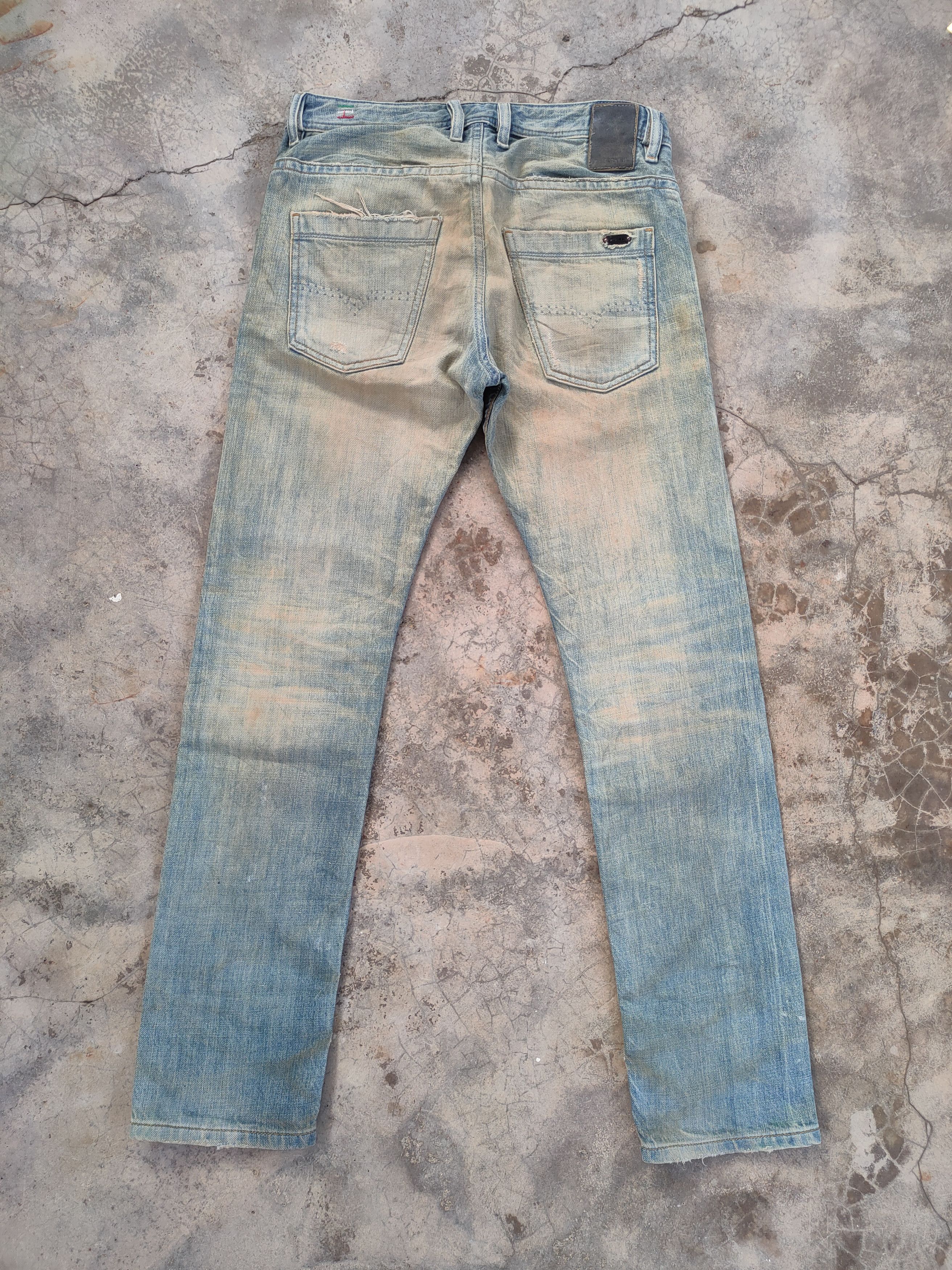image of Distressed Denim x Jean Vintage Rusty Diesel Distressed Jean Denim Pants in Blue Rusty (Size 29)