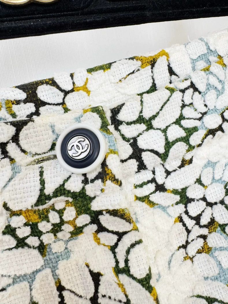 Chanel Chanel Floral Jacket and Shorts Set -2505 Size M / US 6-8 / IT 42-44 - 6 Thumbnail