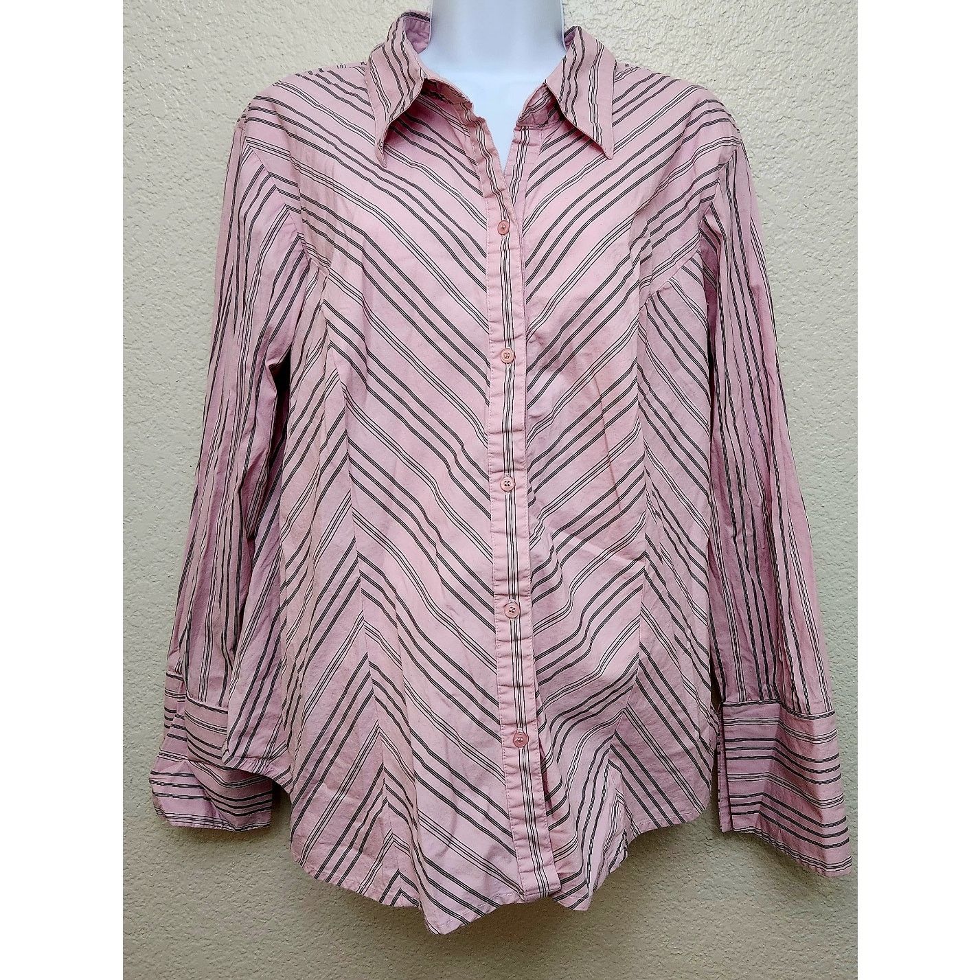 Other At Last & Company Pink Black Chevron Striped Button Top 3X Size 3XL / US 20-22 - 1 Thumbnail