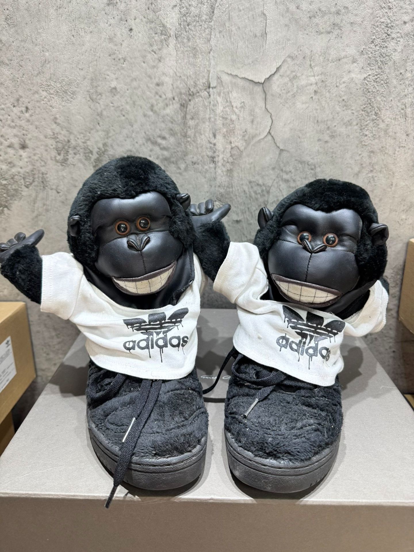 Adidas Adidas Black Hitop Sneakers 40 Men Size US 7.5 / EU 40-41 - 1 Thumbnail