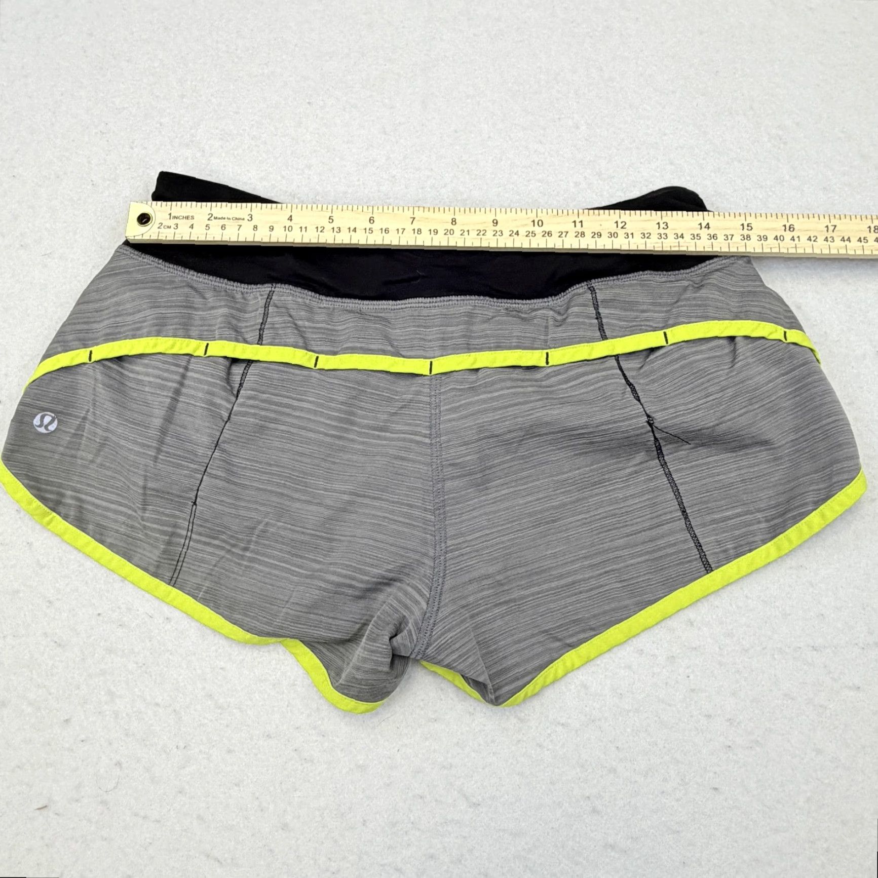 Lululemon Lululemon Shorts Womens M Gray Stripe Speed 2.5 Inseam Neon Trim Running Women's Shorts Gray Stripe Inseam 2.5in Neon Trim Running Size 29" - 6 Thumbnail