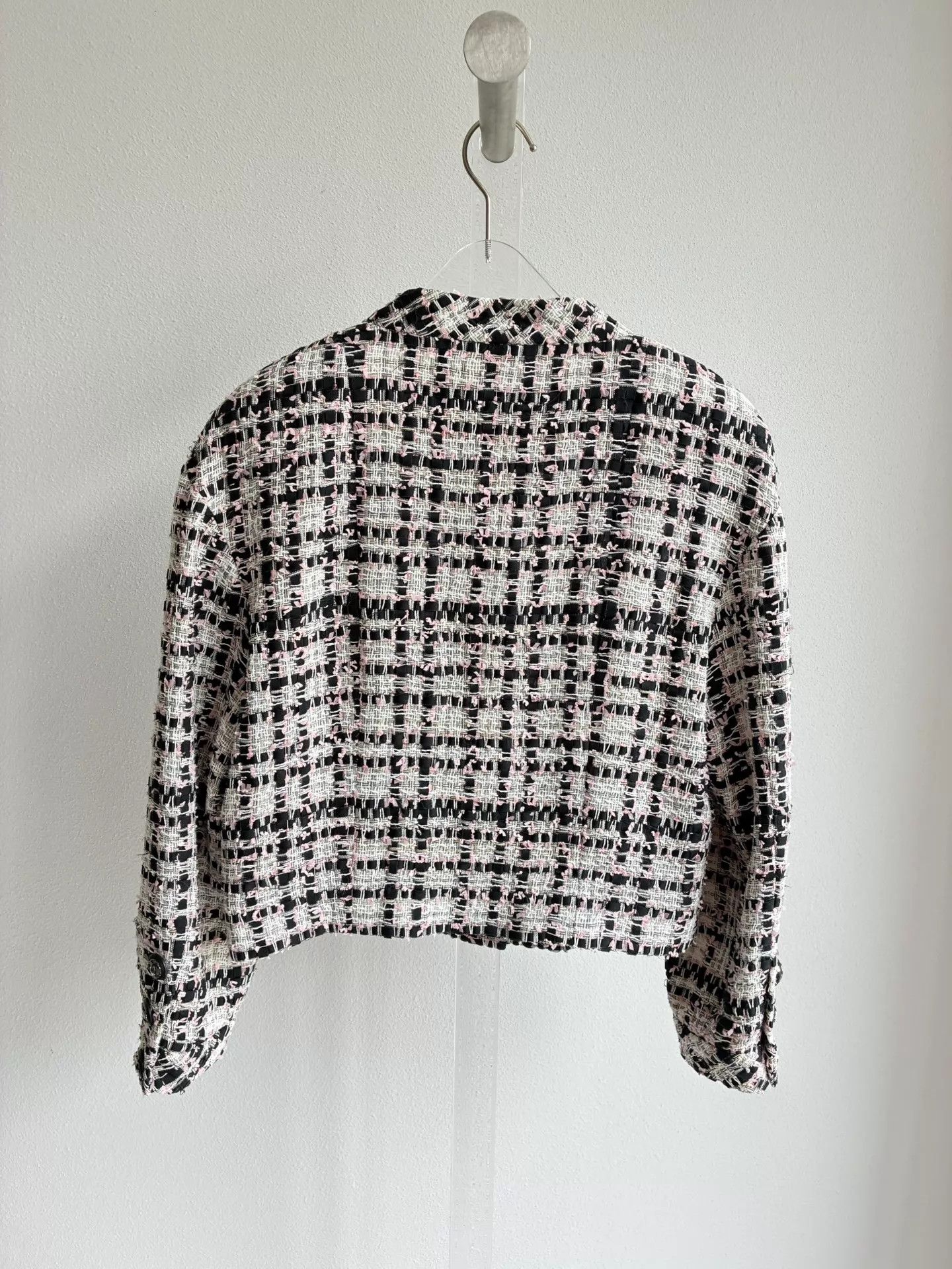 Chanel Chanel Tweed Short Jacket, Black/White with Pink Accents Size XS / US 0-2 / IT 36-38 - 2 Thumbnail