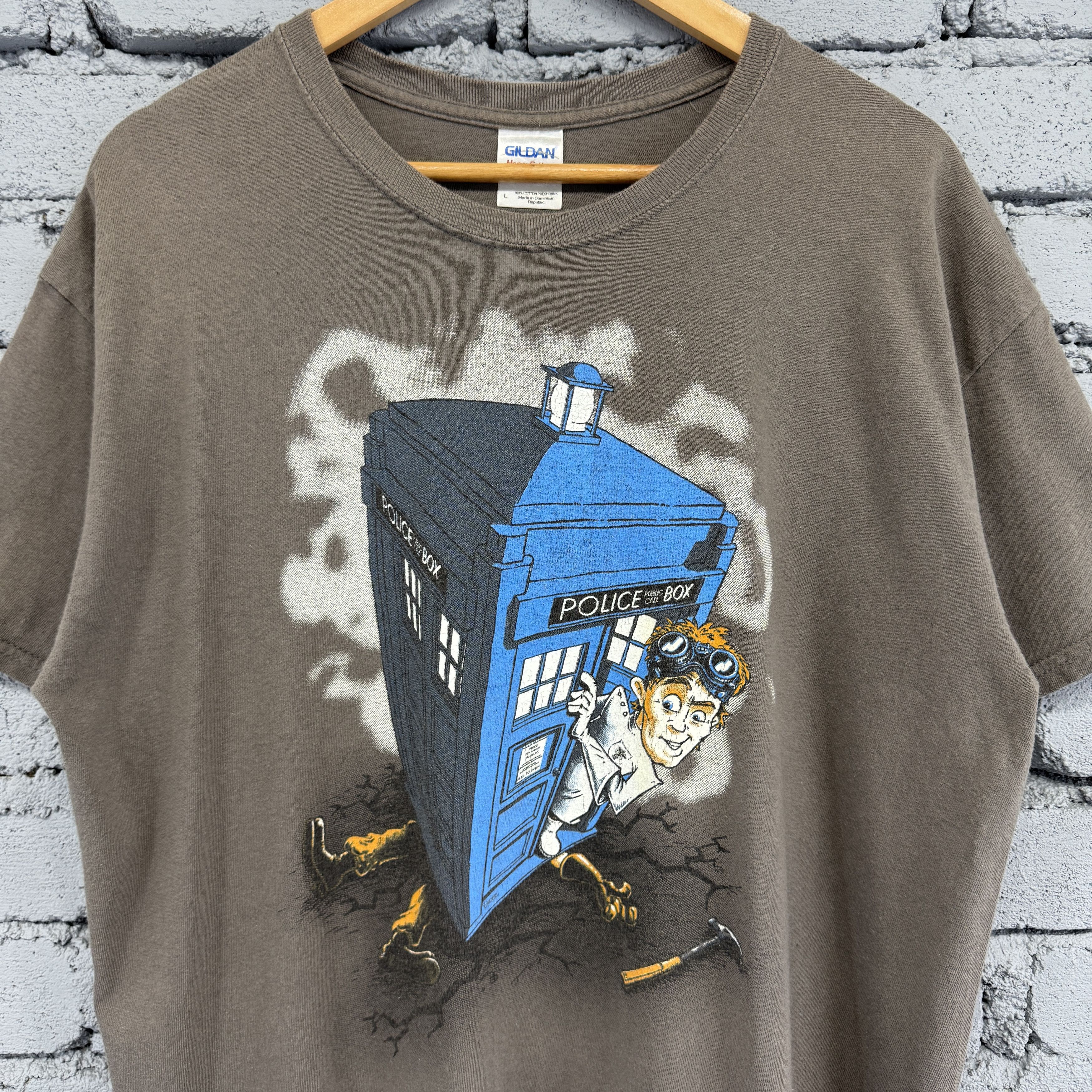 Vintage Vintage 00s Doctor Who Tardis Polis Box Graphic Tshirt Size US L / EU 52-54 / 3 - 3 Thumbnail