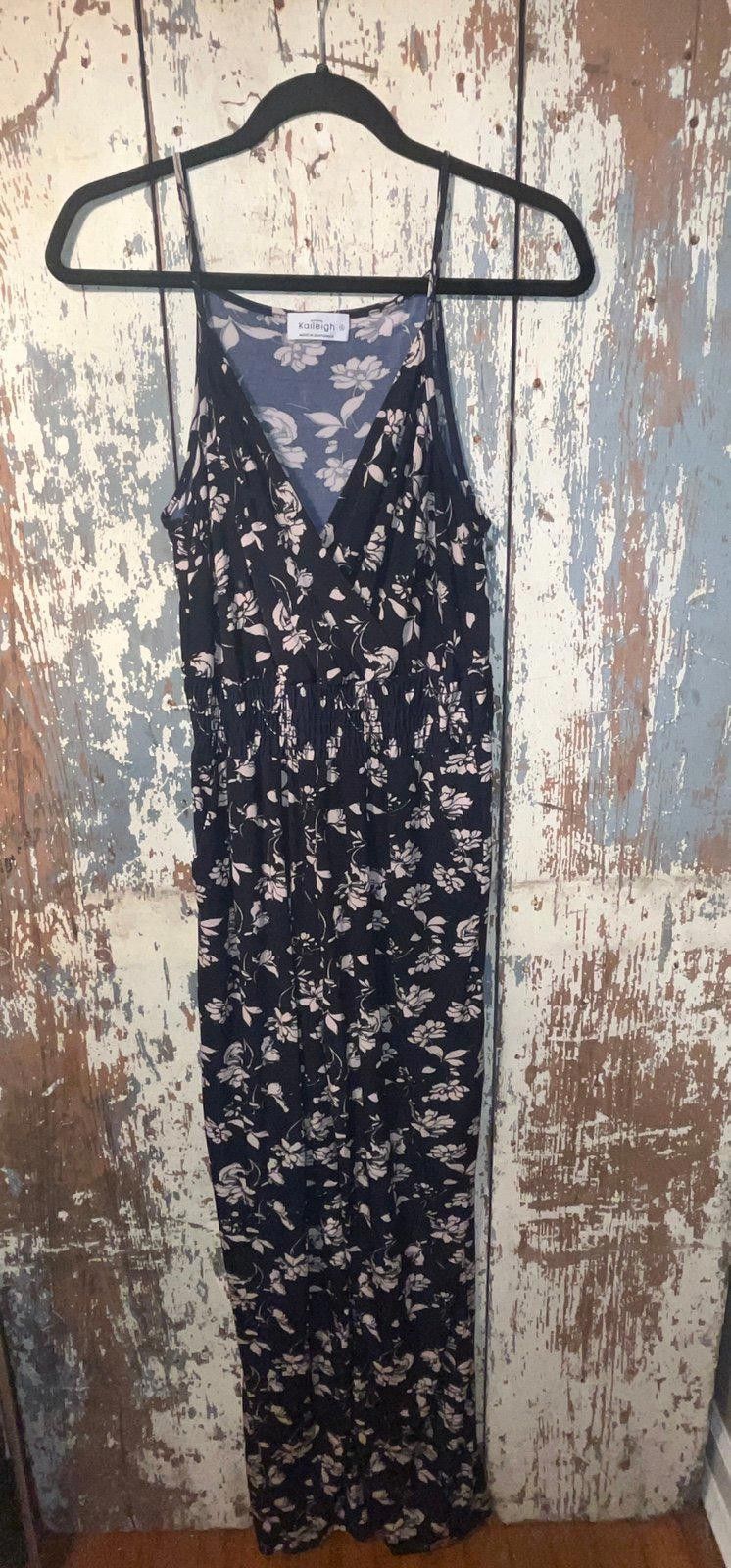 Designer Kaileigh navy floral jumpsuit, size Small Size 28" / US 6 / IT 42 - 1 Thumbnail