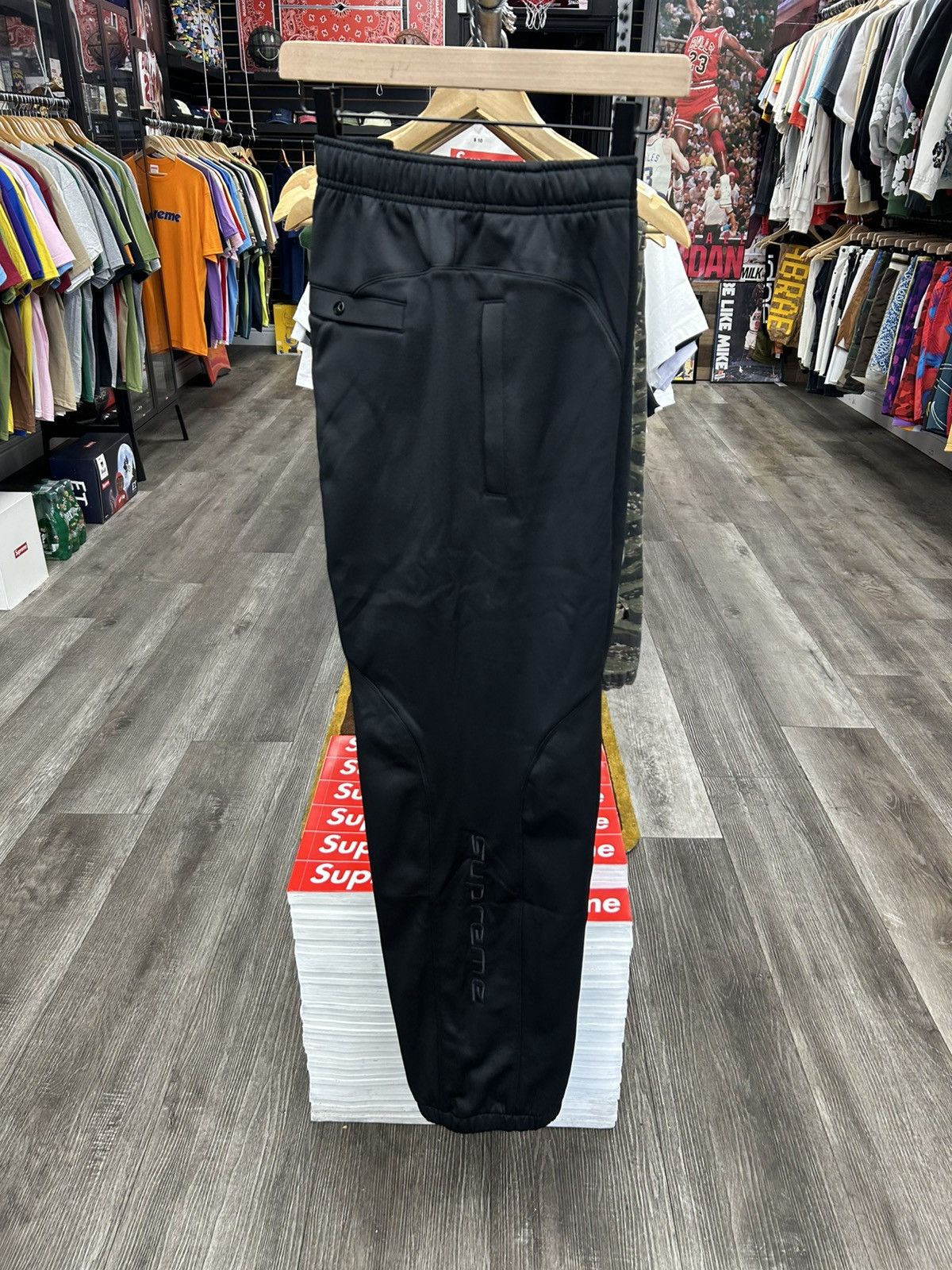 Jordan Brand × Nike × Supreme Supreme x Jordan Tricot Track Pants Size US 32 / EU 48 - 4 Thumbnail