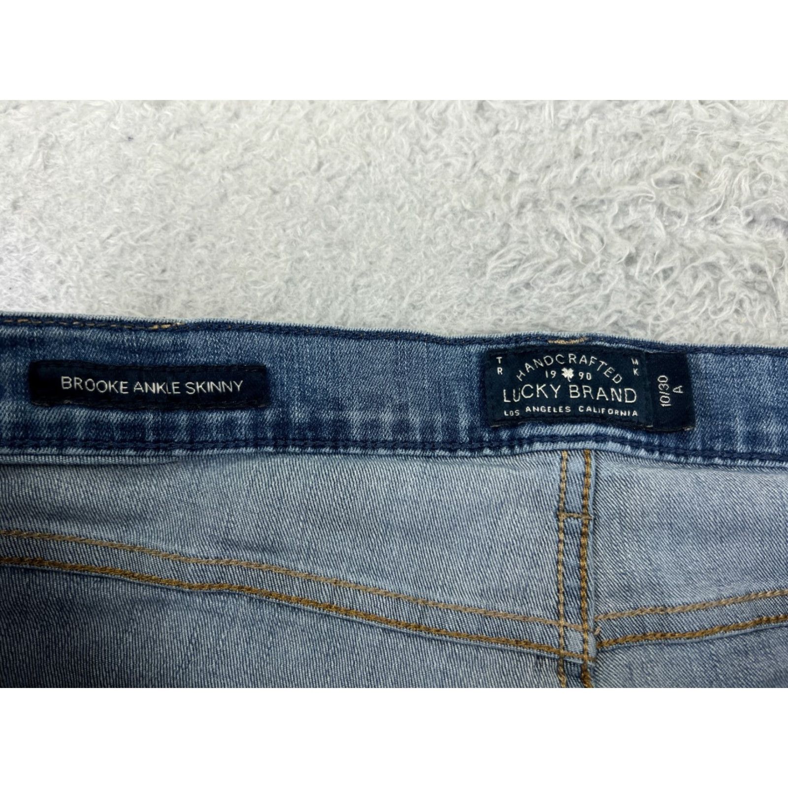 Lucky Brand Lucky Brand Jeans Womens 10 Blue Denim Skinny 5-Pocket Regular Inseam 25.5in Medium Wash 90s Theme Comfort Cotton Blend N/A Size 32" / US 10 / IT 46 - 3 Thumbnail