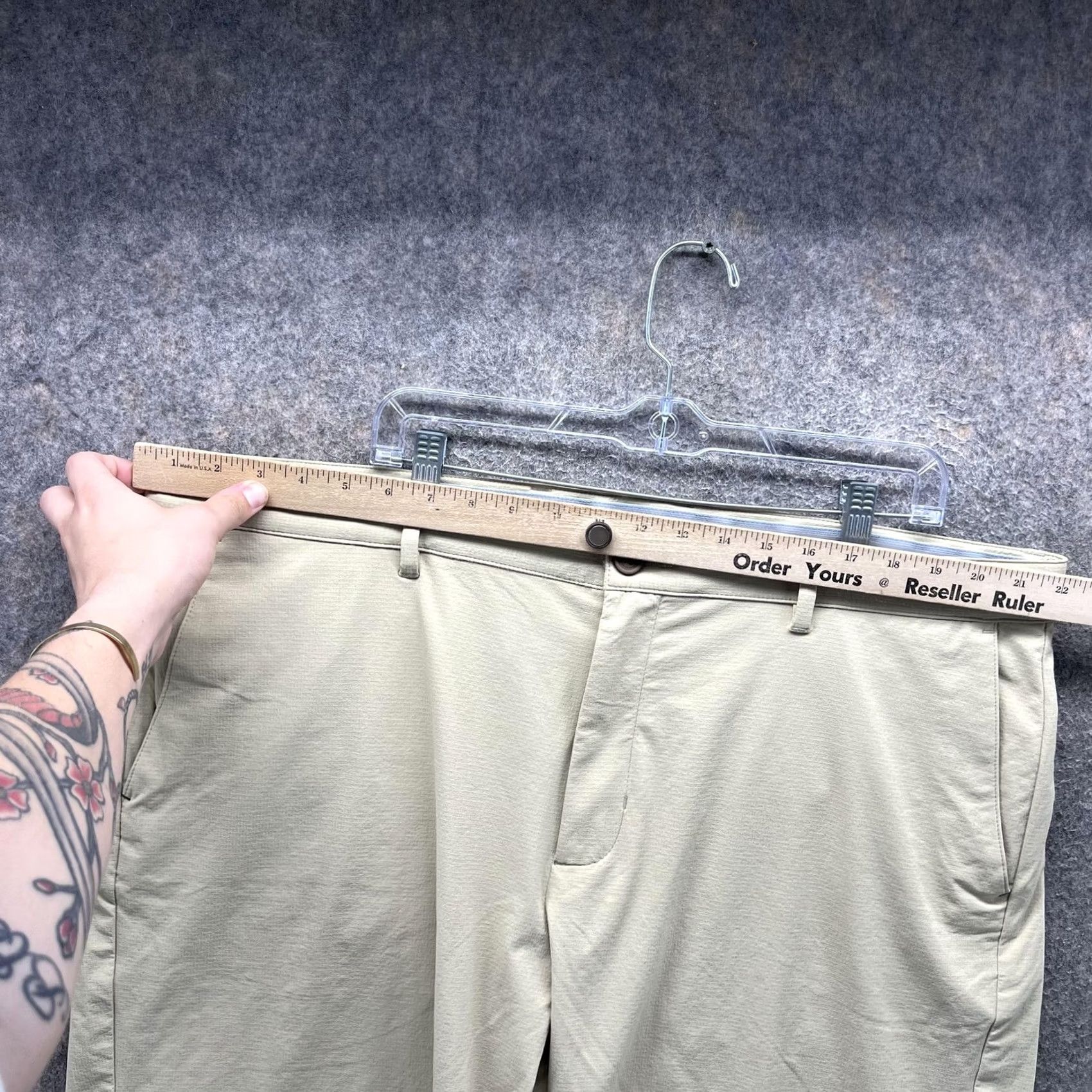 Tommy Bahama Tommy Bahama Shorts Mens 42 Beige Chino Lightweight Stretch 10 Inseam Golf - Mens, Shorts, Beige, 42, Lightweight, Stretch, Flat Front, Zip, Pockets Size US 42 / EU 58 - 4 Thumbnail