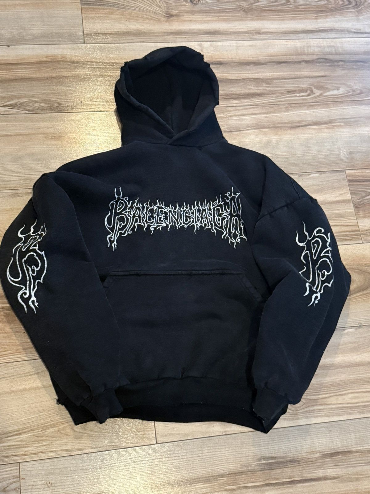 Balenciaga Balenciaga Darkwave round Hoodie Size US S / EU 44-46 / 1 - 1 Thumbnail