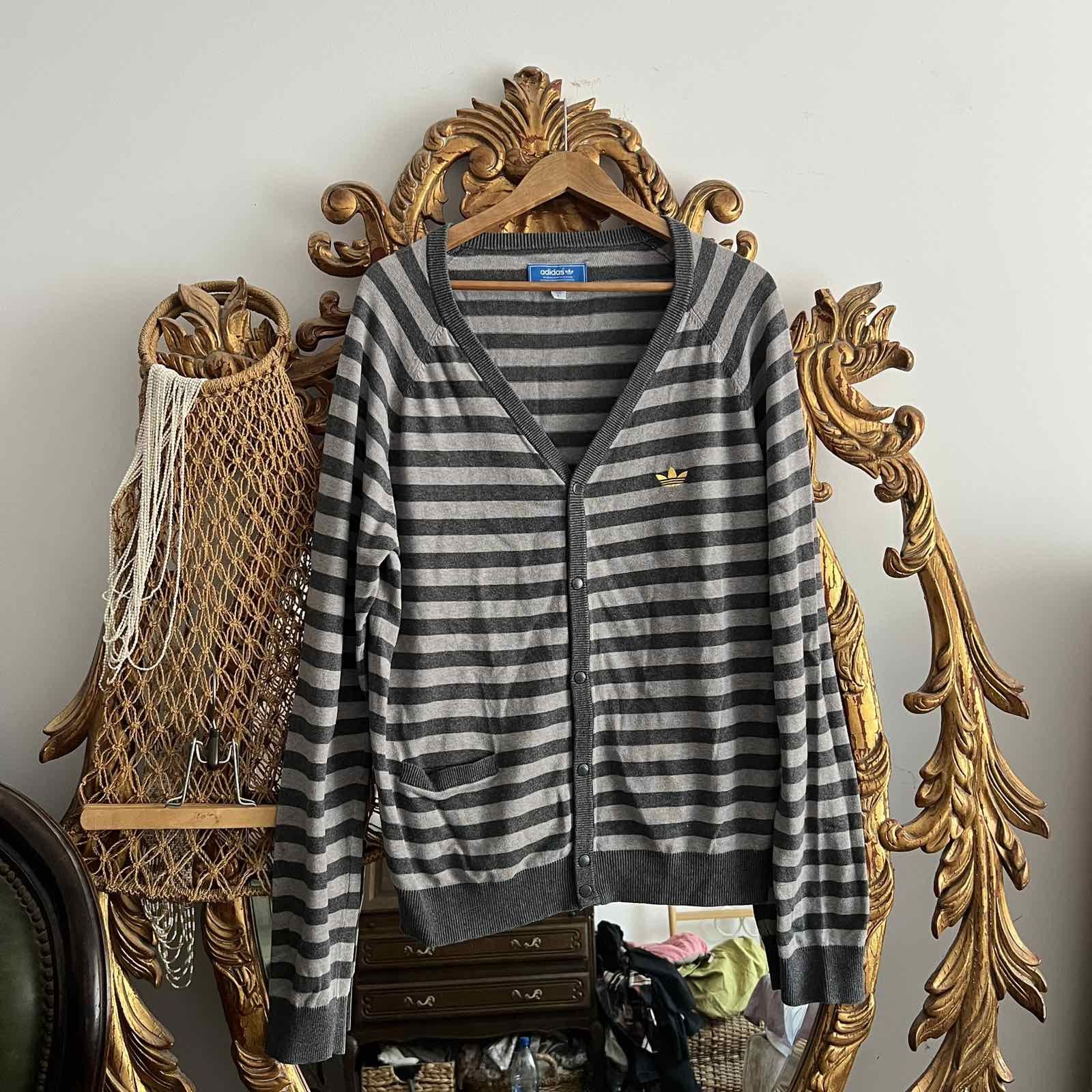 Adidas Vintage Adidas Gray Striped Cardigan Retro Boxy Y2K Sz L Size US L / EU 52-54 / 3 - 1 Thumbnail