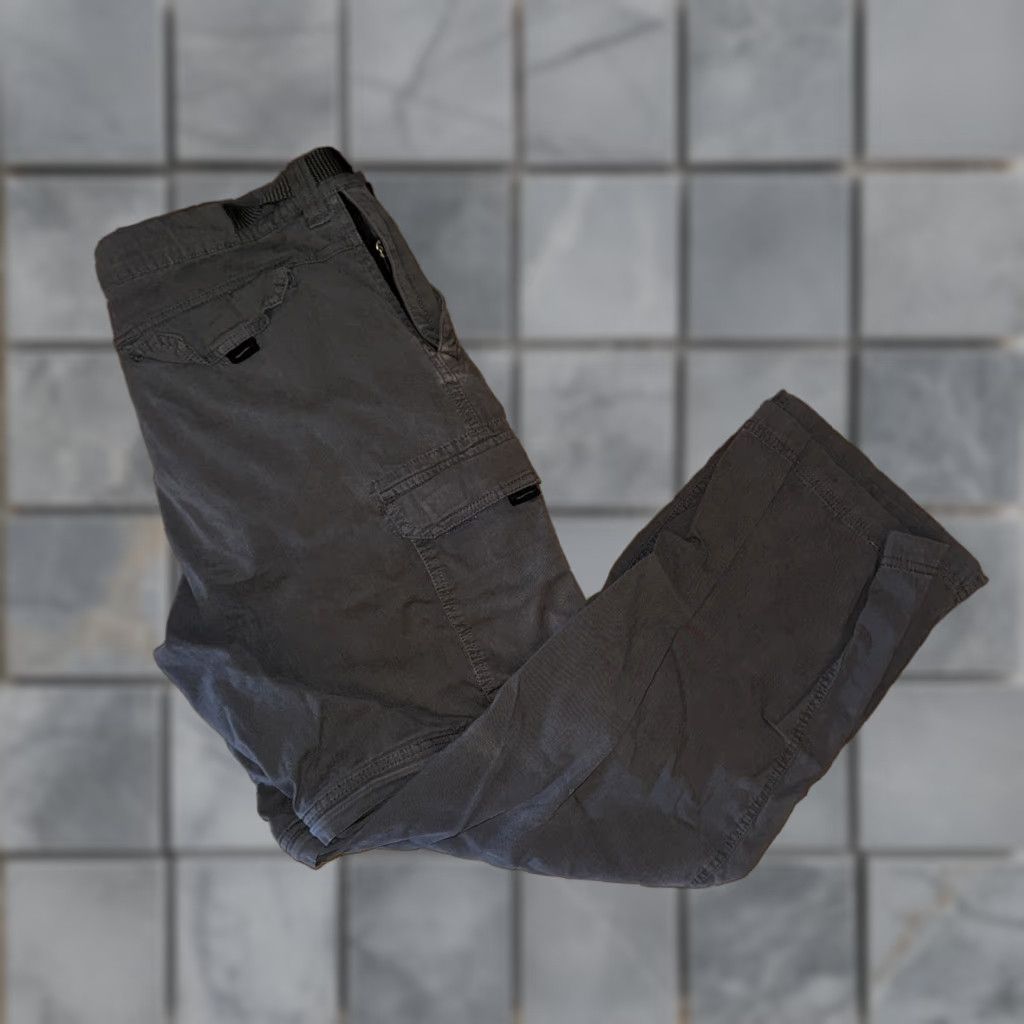 Vintage BC Clothing Cargo Pants Mens Regular 38x30.5 Gray Cargo Belted Convertible Insulated Trousers Size US 38 / EU 54 - 1 Thumbnail