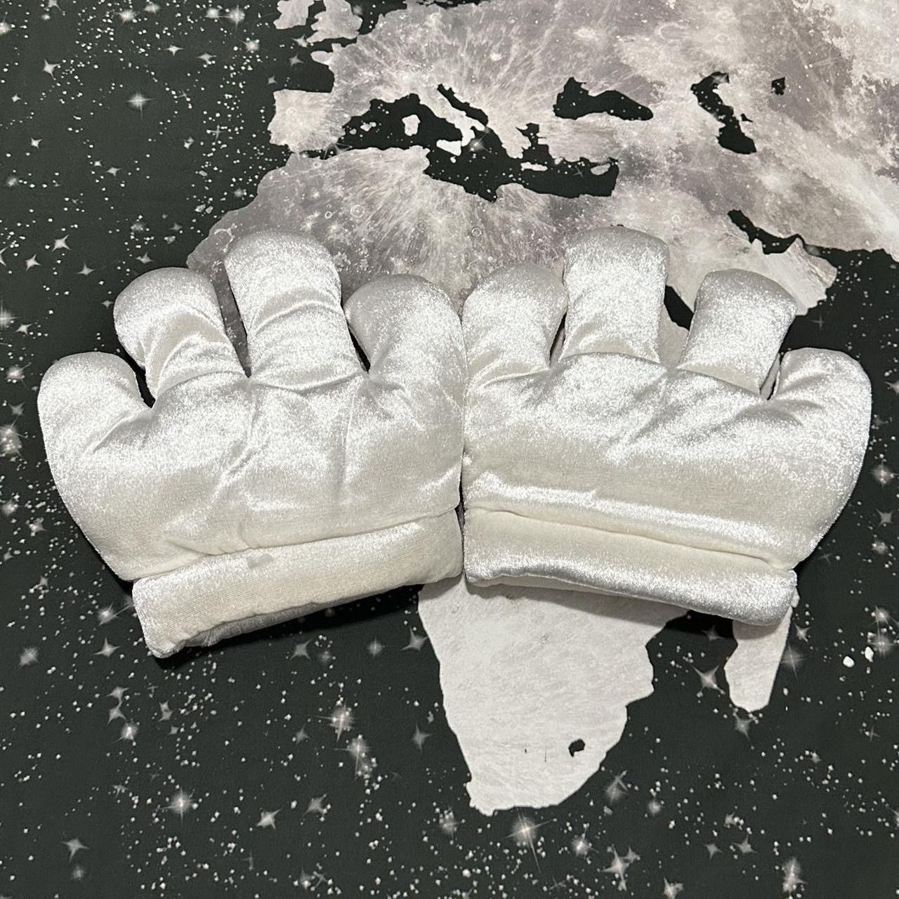 Other Mickey Mouse Cartoon Character Gloves Size ONE SIZE - 4 Thumbnail