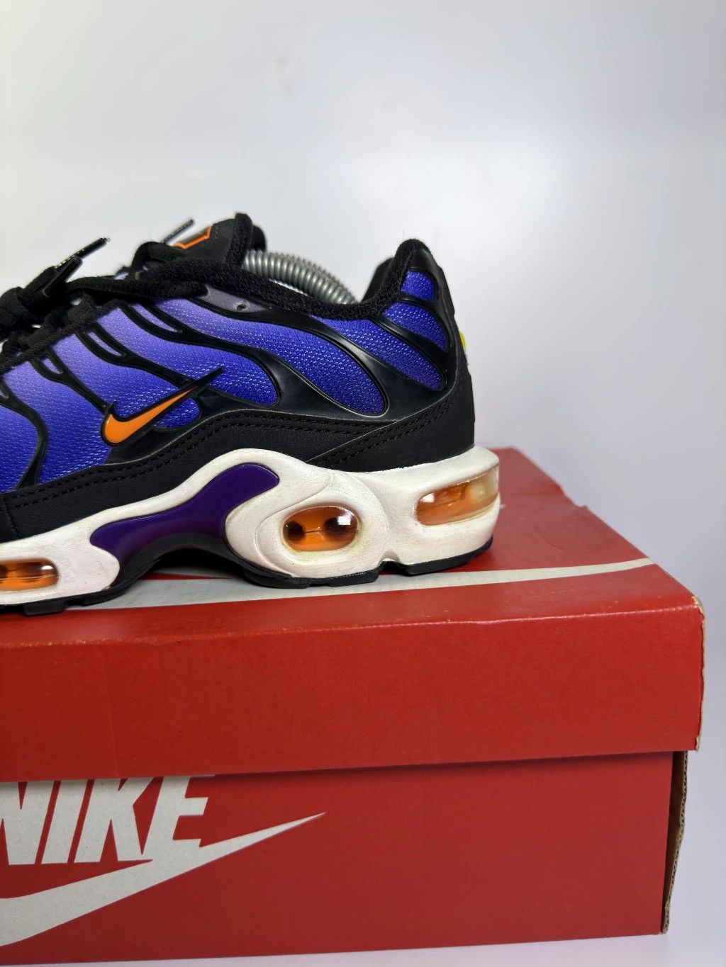 Nike Nike Air Max Plus Voltage Purple 2018 Size US 5 / IT 35 - 3 Thumbnail