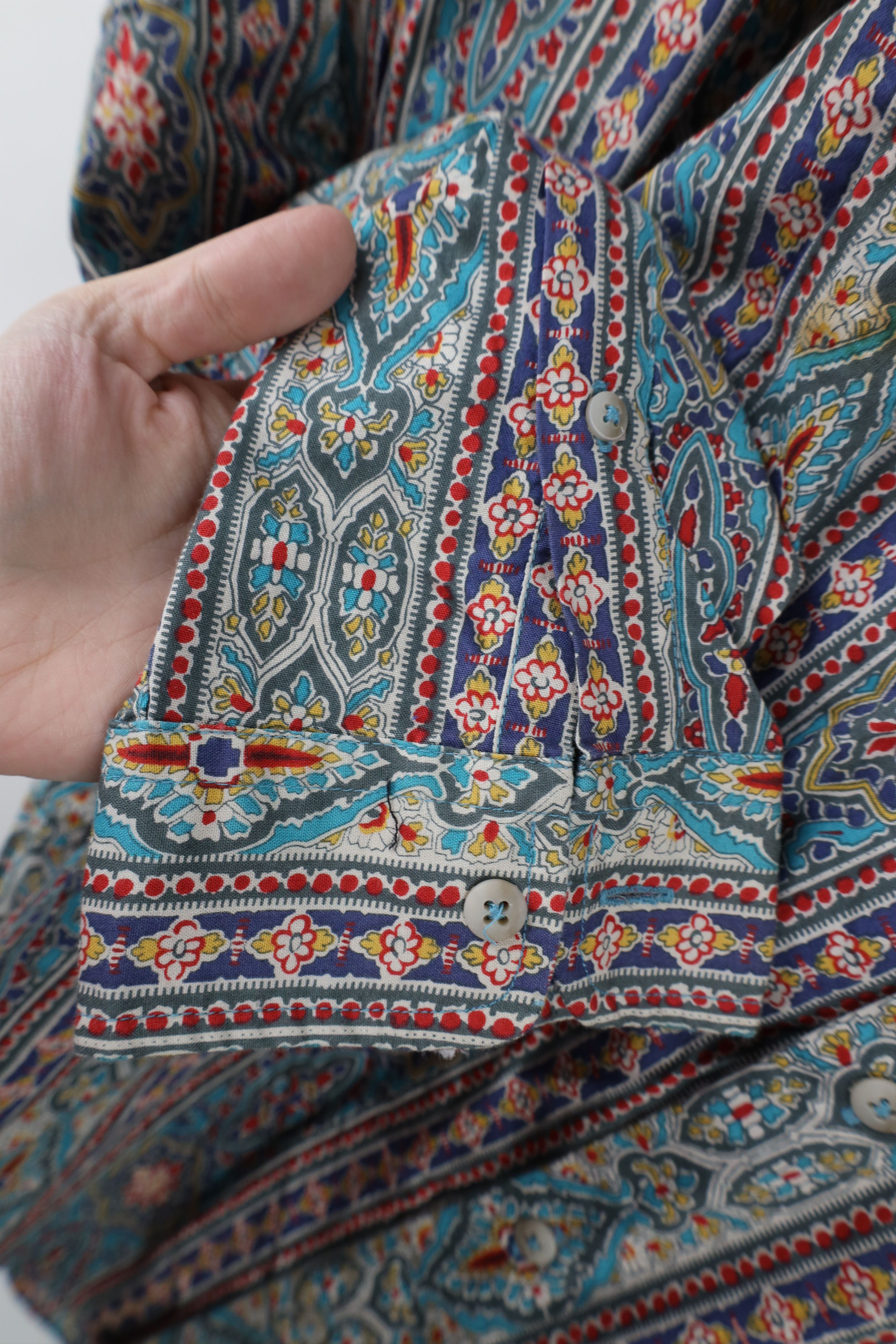 Vintage Vintage 90s Streetwear Tapestry Collared Button Shirt Size US XL / EU 56 / 4 - 6 Thumbnail