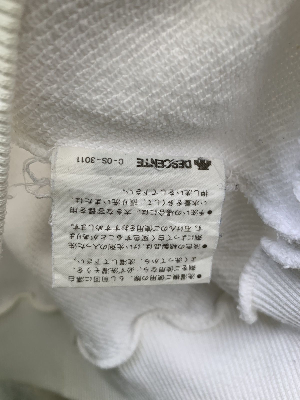 Adidas Vintage 80s Adidas Club Descente White Crewneck Size US S / EU 44-46 / 1 - 8 Thumbnail