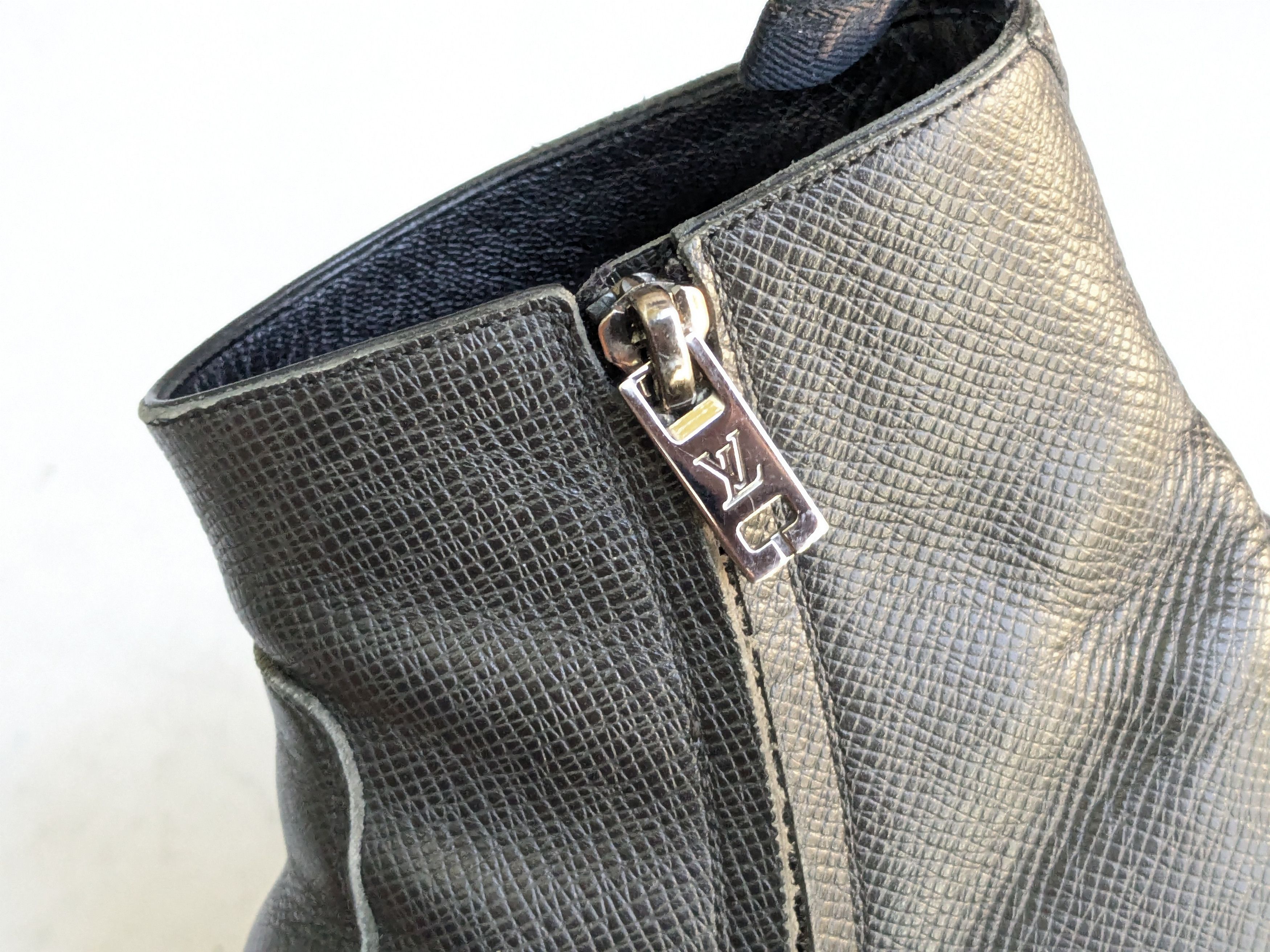 Louis Vuitton Louis Vuitton Side Zip Boots Gray Black Leather 8 Chelsea Size US 8 / EU 41 - 11 Thumbnail