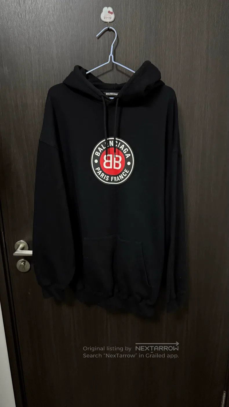Balenciaga Balenciaga Round Emblem Sweatshirt Size US L / EU 52-54 / 3 - 1 Thumbnail