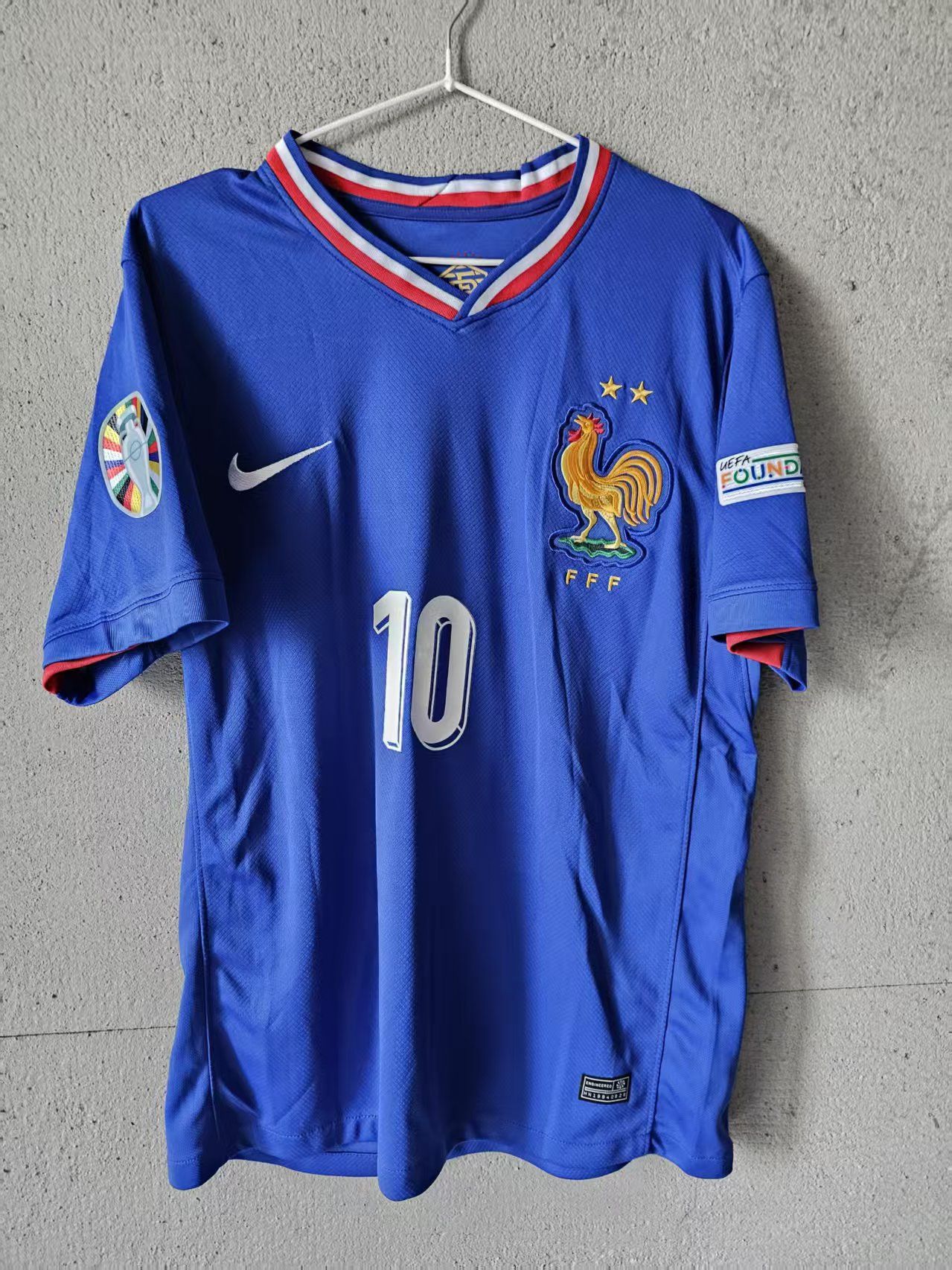 Other Kylian Mbappé Jersey 2024 France Size US XL / EU 56 / 4 - 1 Thumbnail