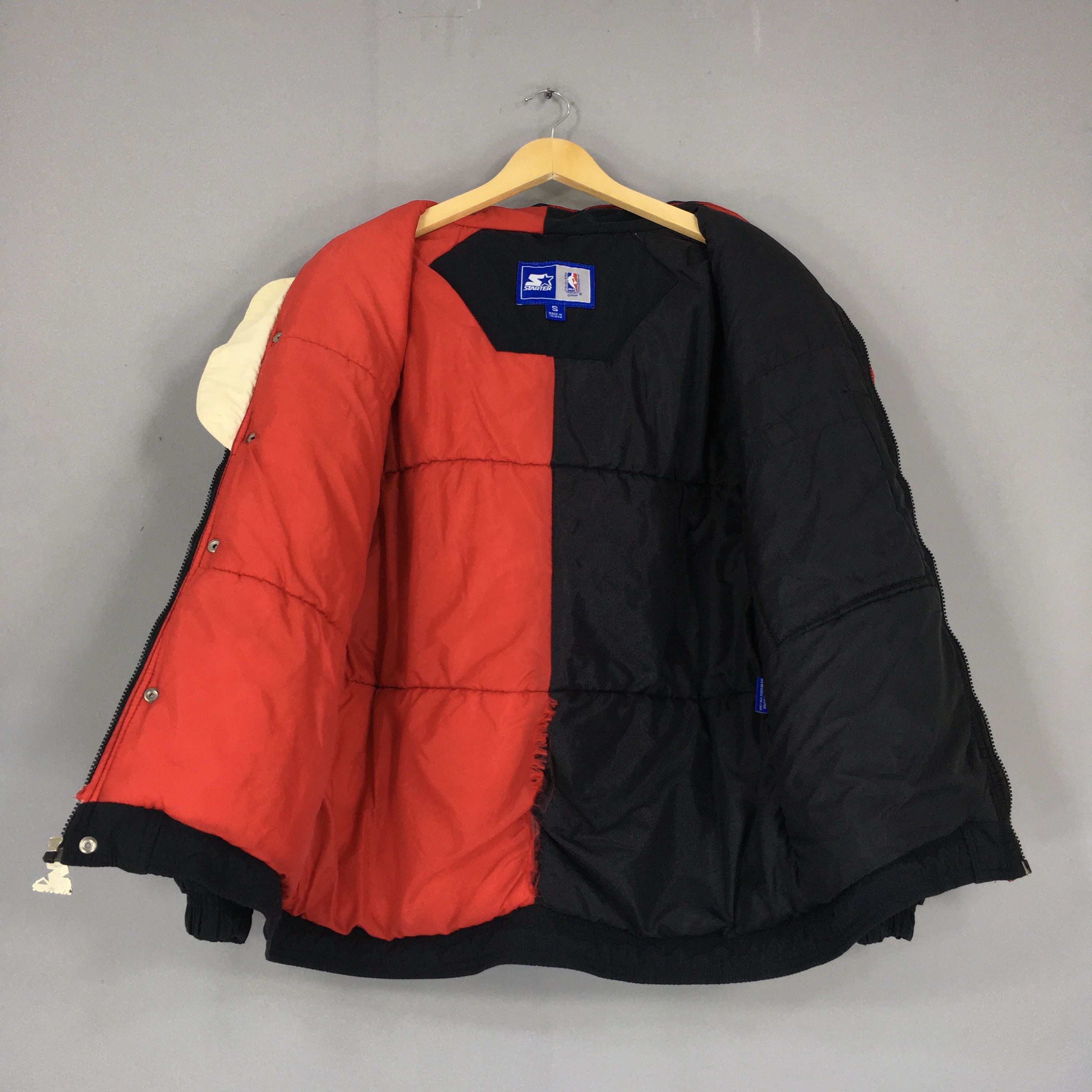 NBA × Starter × Vintage Vintage Chicago Bulls NBA Starter Jacket Small Size US S / EU 44-46 / 1 - 7 Thumbnail