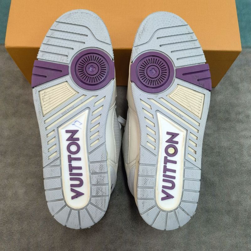 Louis Vuitton Louis Vuitton Stylish Trainer Sneakers for Men - Size US 8 / EU 41 - 4 Thumbnail