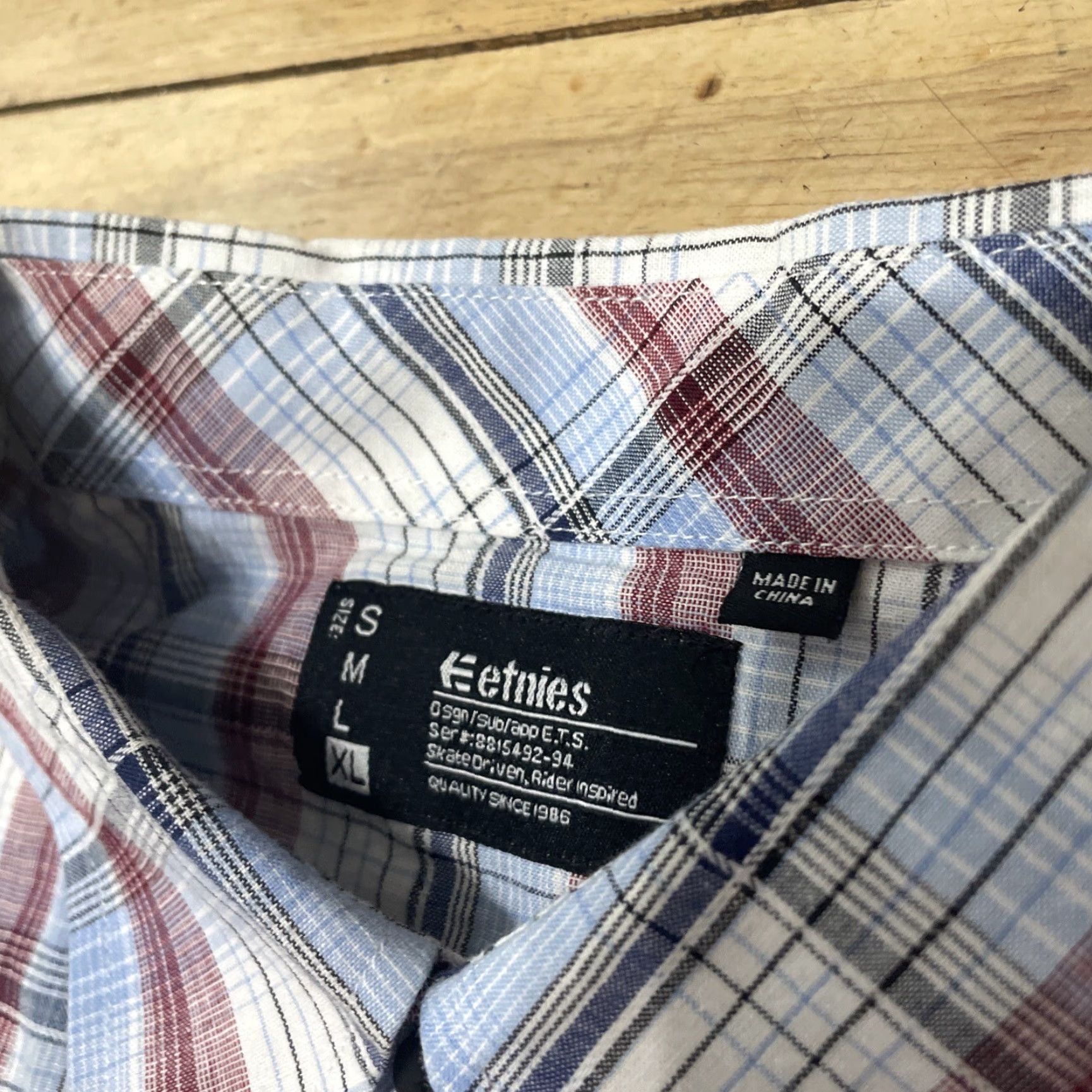 Etnies VINTAGE ETNIES Button-Up Shirt Men XL SKATE Y2k Streetwear Red White Blue Plaid Casual Classic Size US XL / EU 56 / 4 - 6 Thumbnail