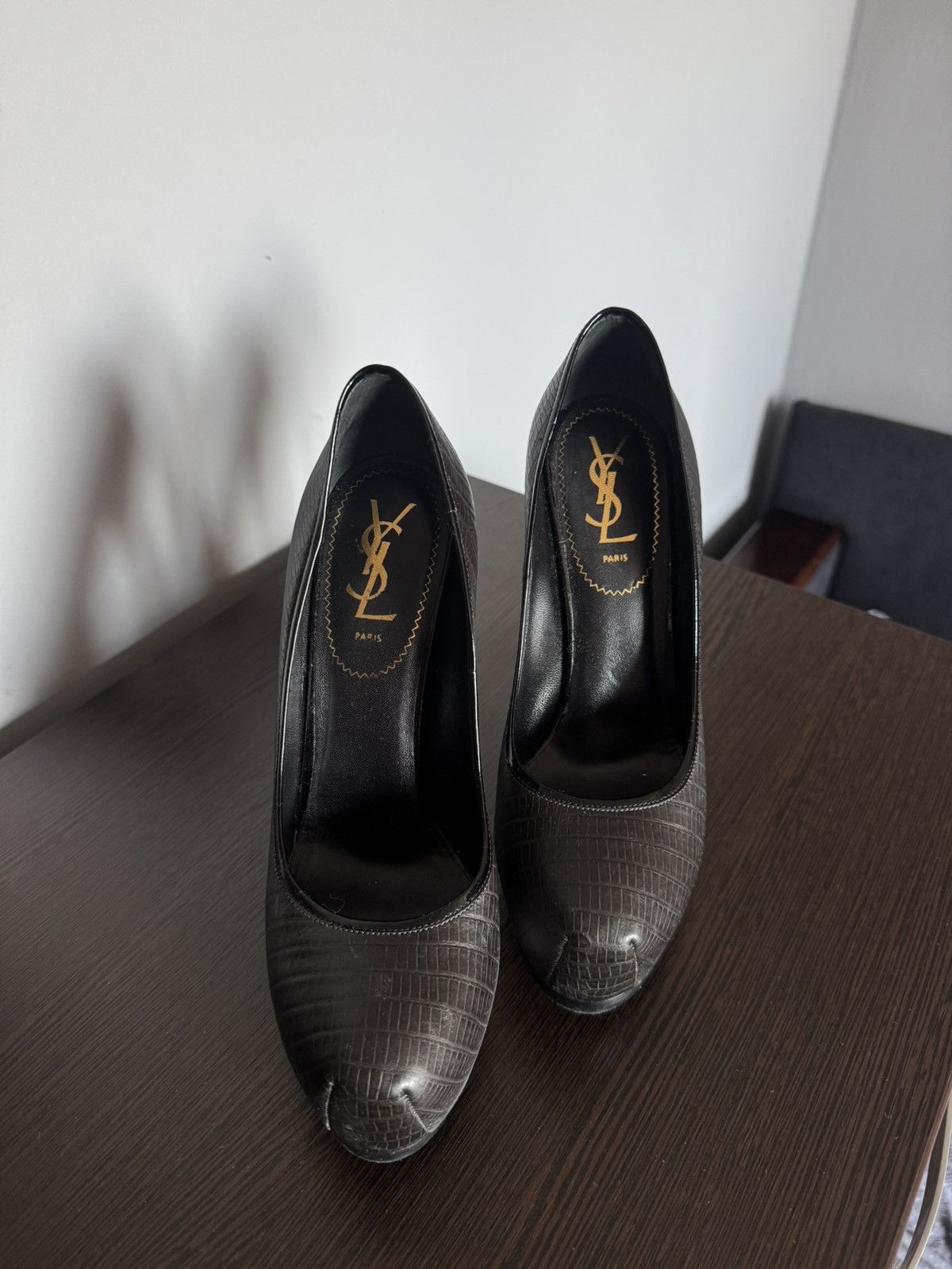 Yves Saint Laurent YSL Yves Saint Laurent Tribtoo105 Embossed Snake Pumps Shoes Size US 8 / IT 38 - 2 Thumbnail