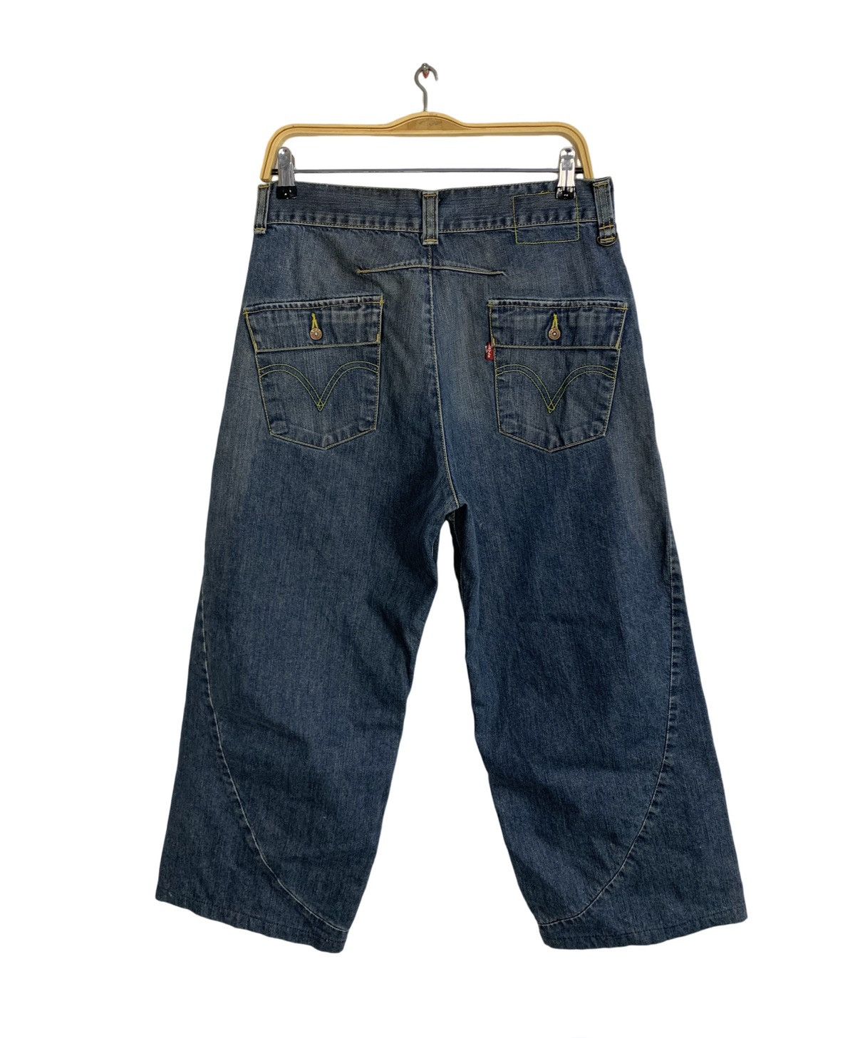 Levis 102 sale