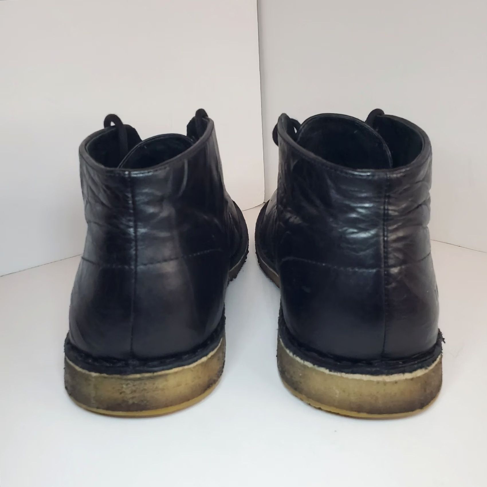 Ugg UGG Leighton Chukka Boots Mens Sz 8.5 Black Leather Ankle Classic Shoes Leather Outsole Cushioned Casual Shoes Mens Size US 9 / EU 42 - 7 Thumbnail