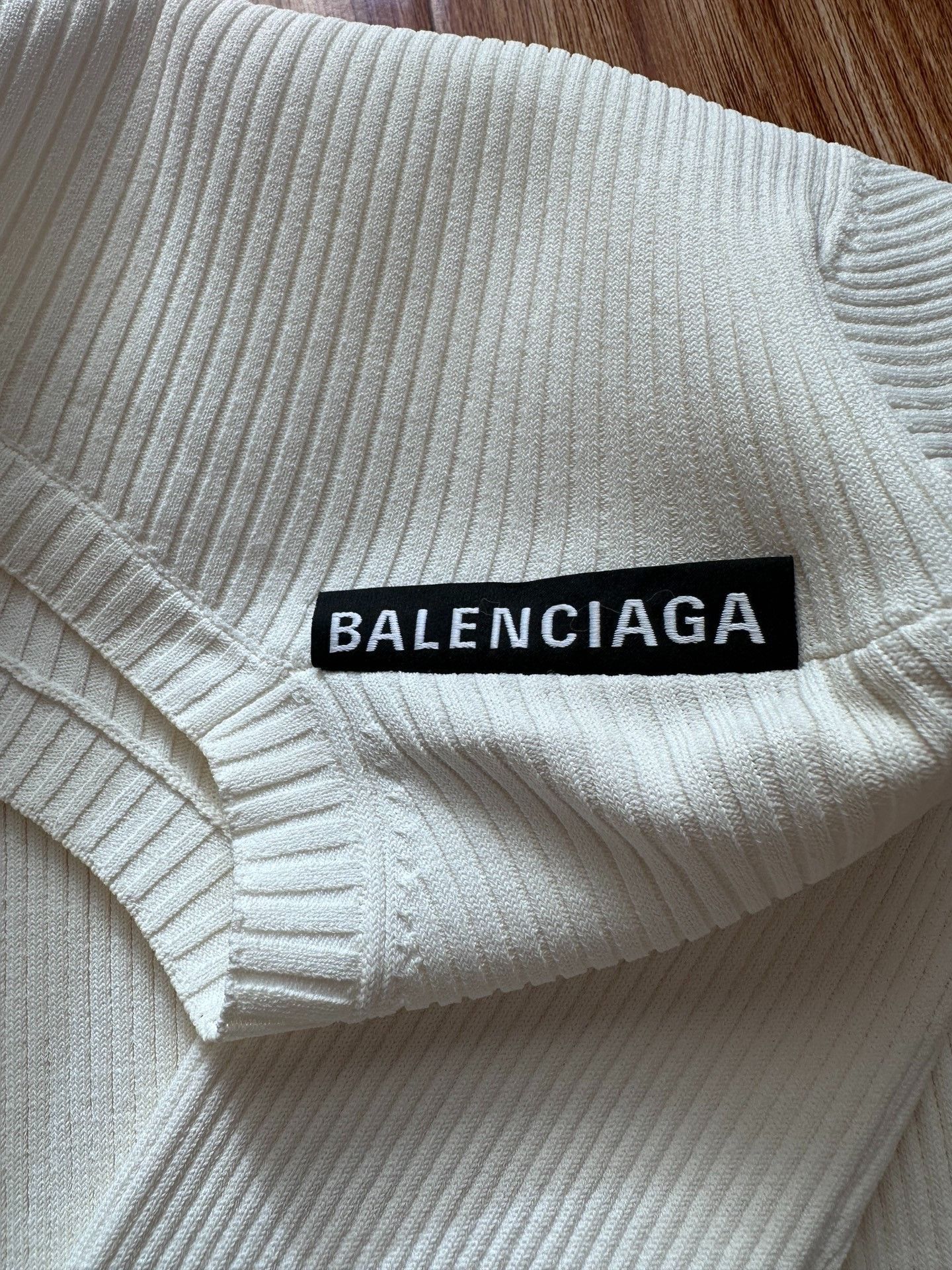 Balenciaga Balenciaga White Undershirt 2501-Nextarrow Size US S / EU 44-46 / 1 - 6 Thumbnail