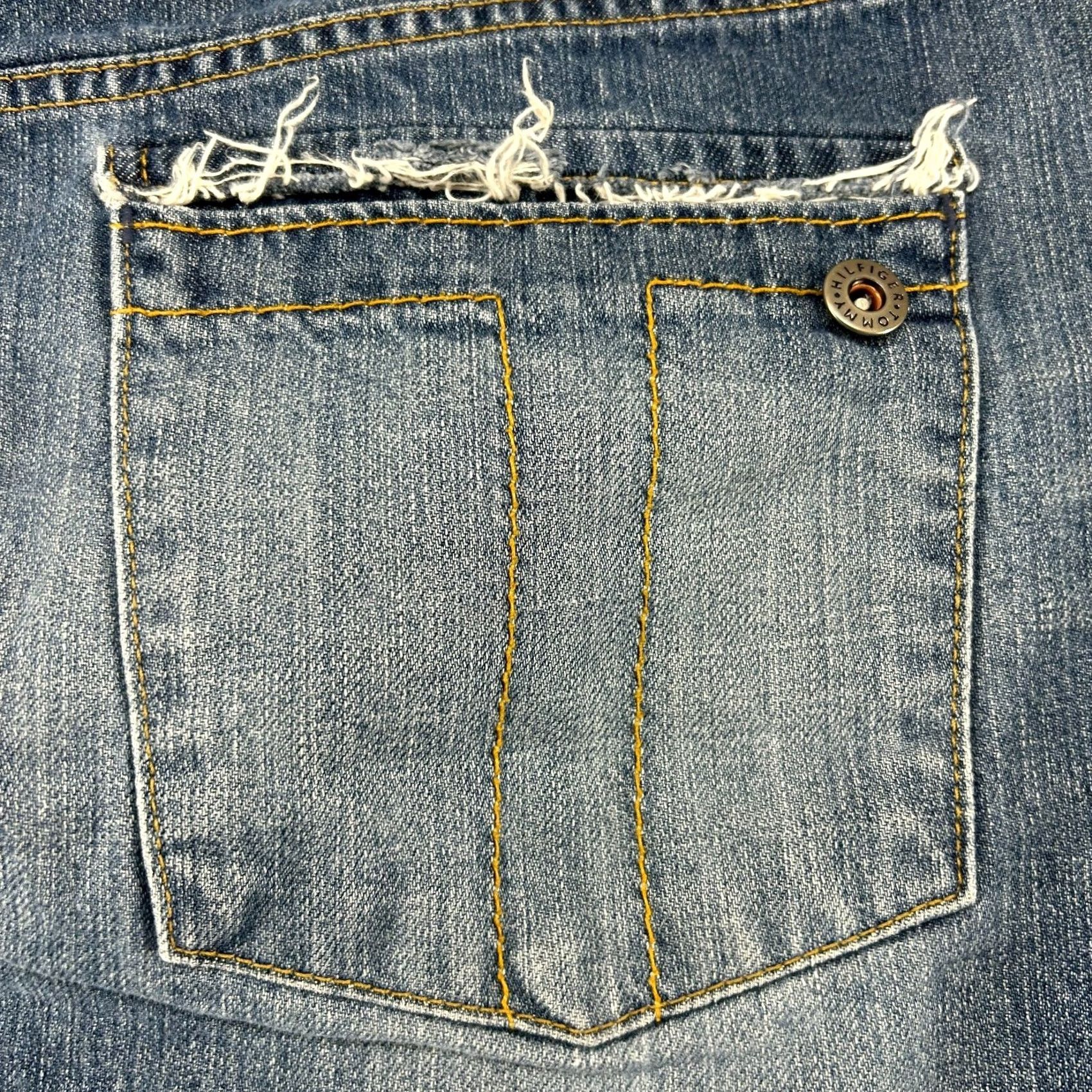 Tommy Hilfiger VINTAGE Tommy Hilfiger Skirt Womens 14 Blue Denim Midi Mini High Rise Pocket Slit 90s 70s 80s Retro USA Size 36" / US 14 / IT 50 - 5 Thumbnail