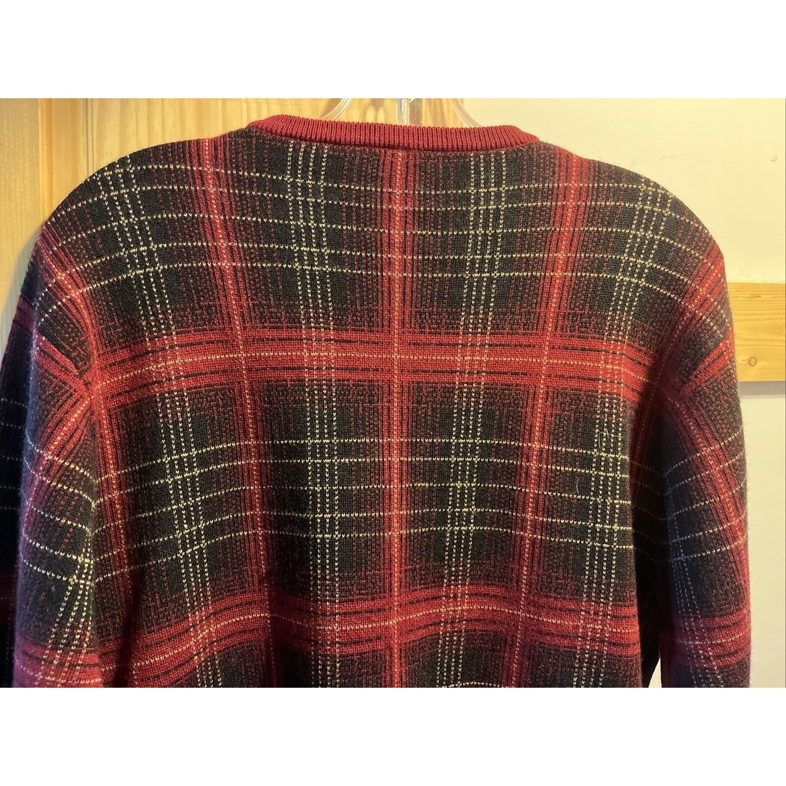 Pendleton Pendleton mens M red plaid long sleeve pullover wool sweater Size US M / EU 48-50 / 2 - 10 Thumbnail