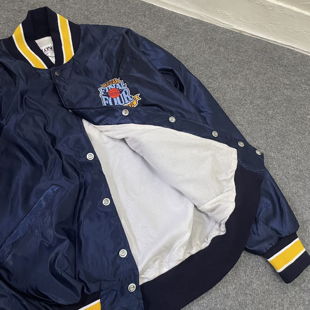 NBA × NCAA × Vintage Vtg 1991 Final Four NCAA Indianapolis Nylon Varsity Jacket Size US L / EU 52-54 / 3 - 4 Thumbnail