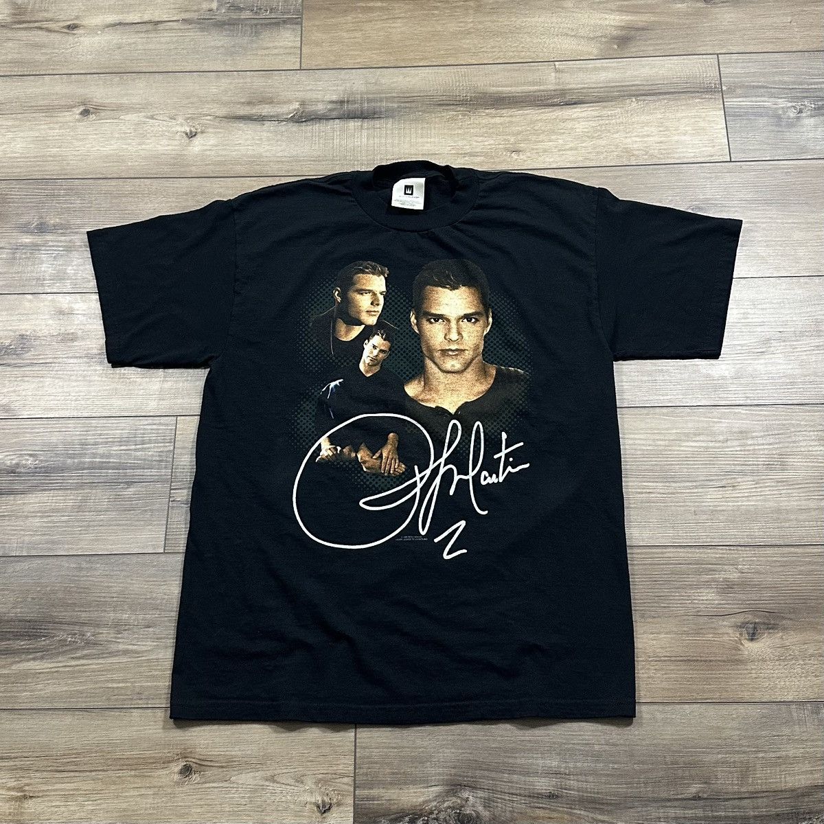 Other Vintage 1999 Ricky Martin Portrait Graphic Tee Size US L / EU 52-54 / 3 - 1 Thumbnail