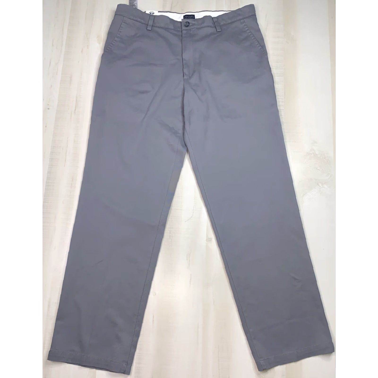 Dockers VINTAGE? No. The item isn’t vintage. Proceeding with optimized: Dockers Easy Khaki Classic Fit Stretch Non Wrinkle Mens Pants Grey 36x34 NWT Size US 36 / EU 52 - 3 Thumbnail