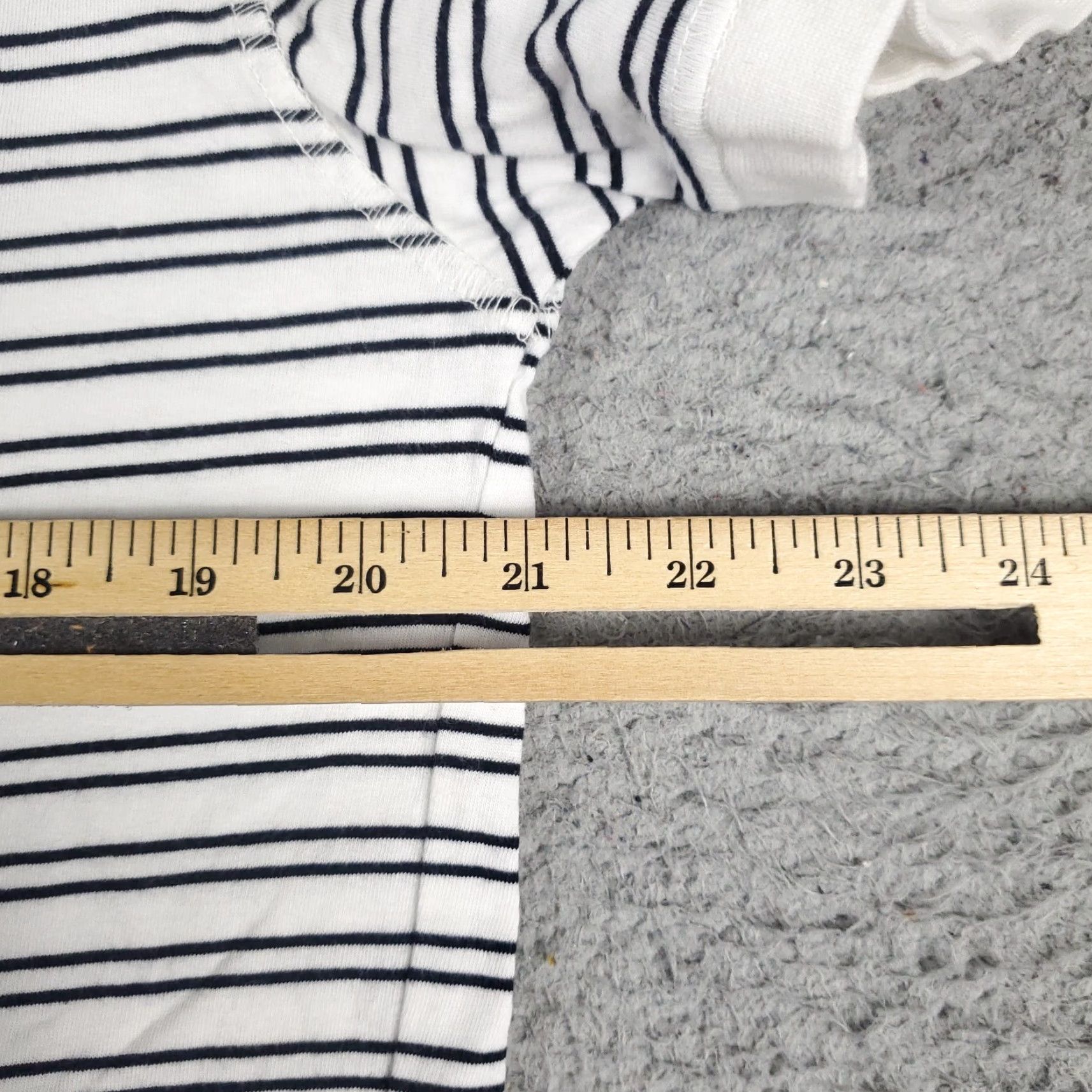 Nautica Nautica Shirt Mens XL Blue White Striped Crew Neck Short Sleeve Casual Adult T-Shirt Men’s Classic Sport American 90s Size US XL / EU 56 / 4 - 6 Thumbnail