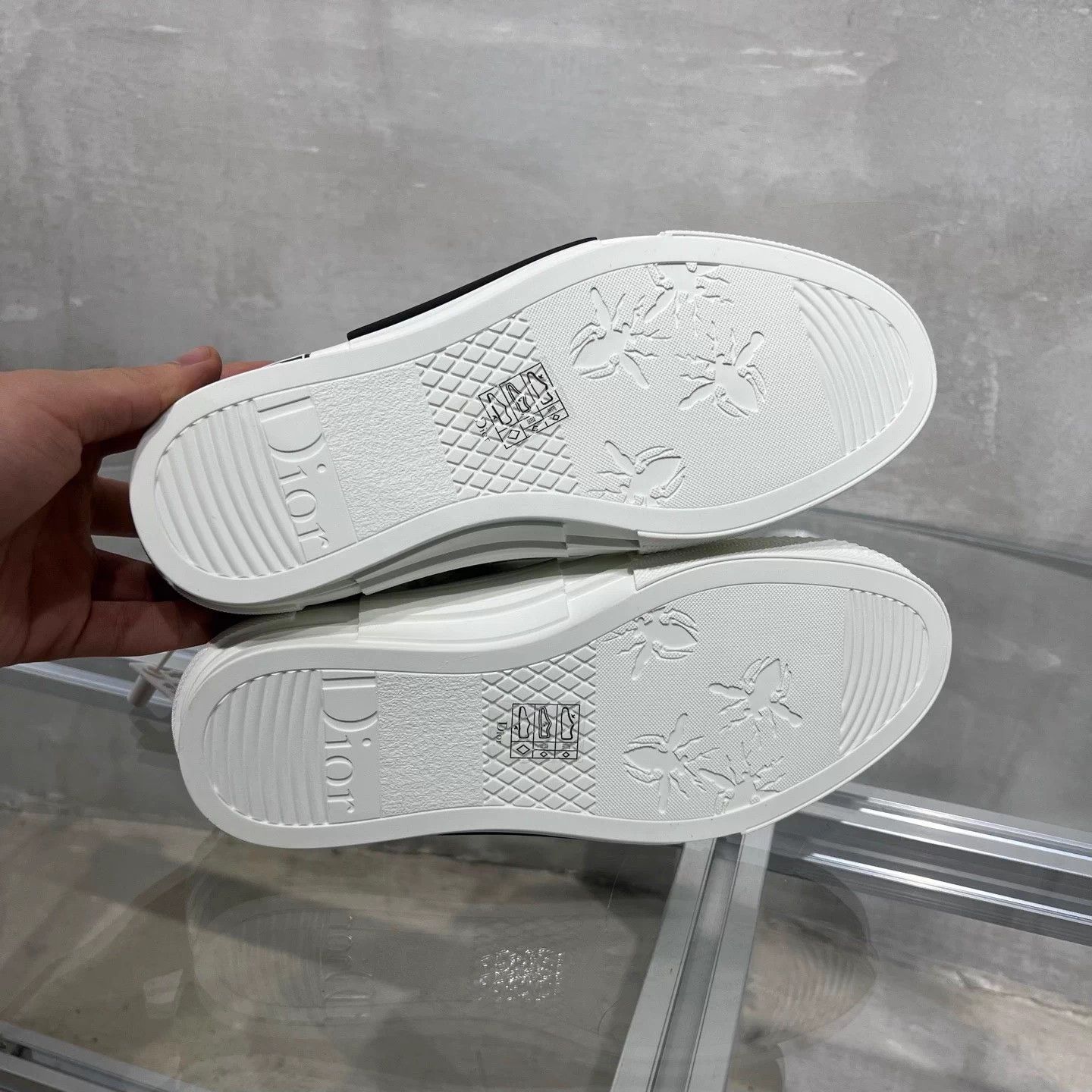 Dior Dior Oblique Monogram High Top Sneakers Women's 36.5 Size US 5.5 / IT 35.5 - 7 Thumbnail