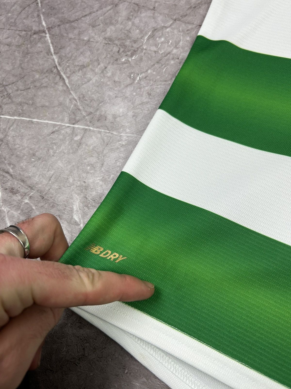 New Balance New Balance Celtic Football Jersey 2016 2017 soccer shirt Size US M / EU 48-50 / 2 - 5 Thumbnail